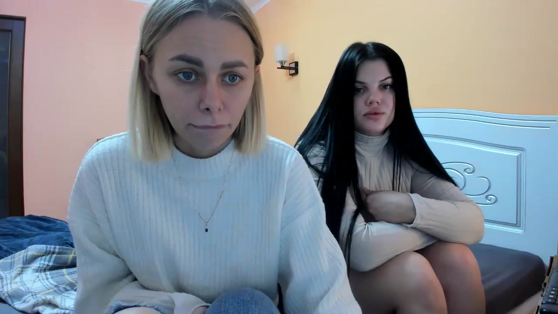 Gallery image thumbnail from YourPupsik's myfreecams stream on, 12/25/2022, 08:32 image 16 of 20