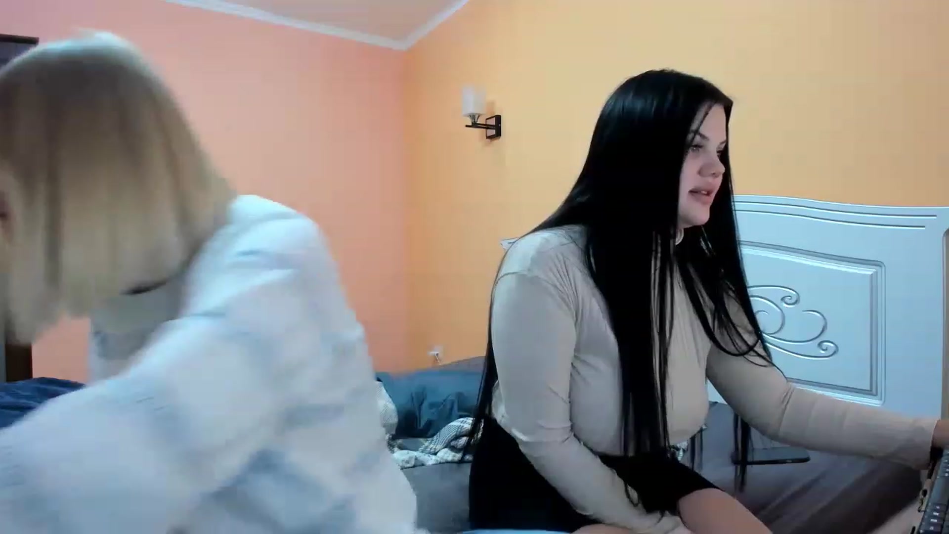 Gallery image thumbnail from YourPupsik's myfreecams stream on, 12/25/2022, 11:20 image 12 of 20