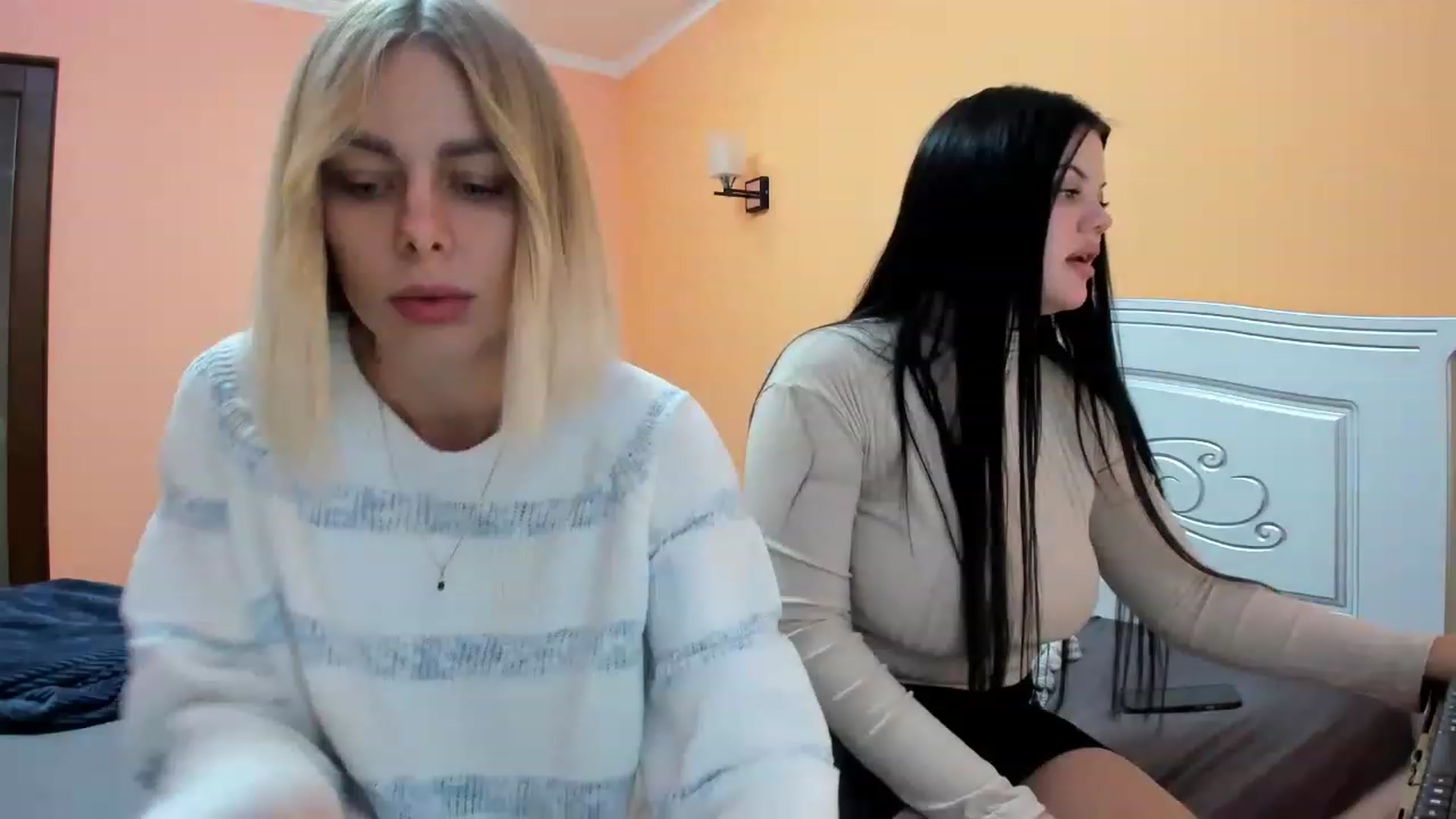 Gallery image thumbnail from YourPupsik's myfreecams stream on, 12/25/2022, 11:20 image 9 of 20
