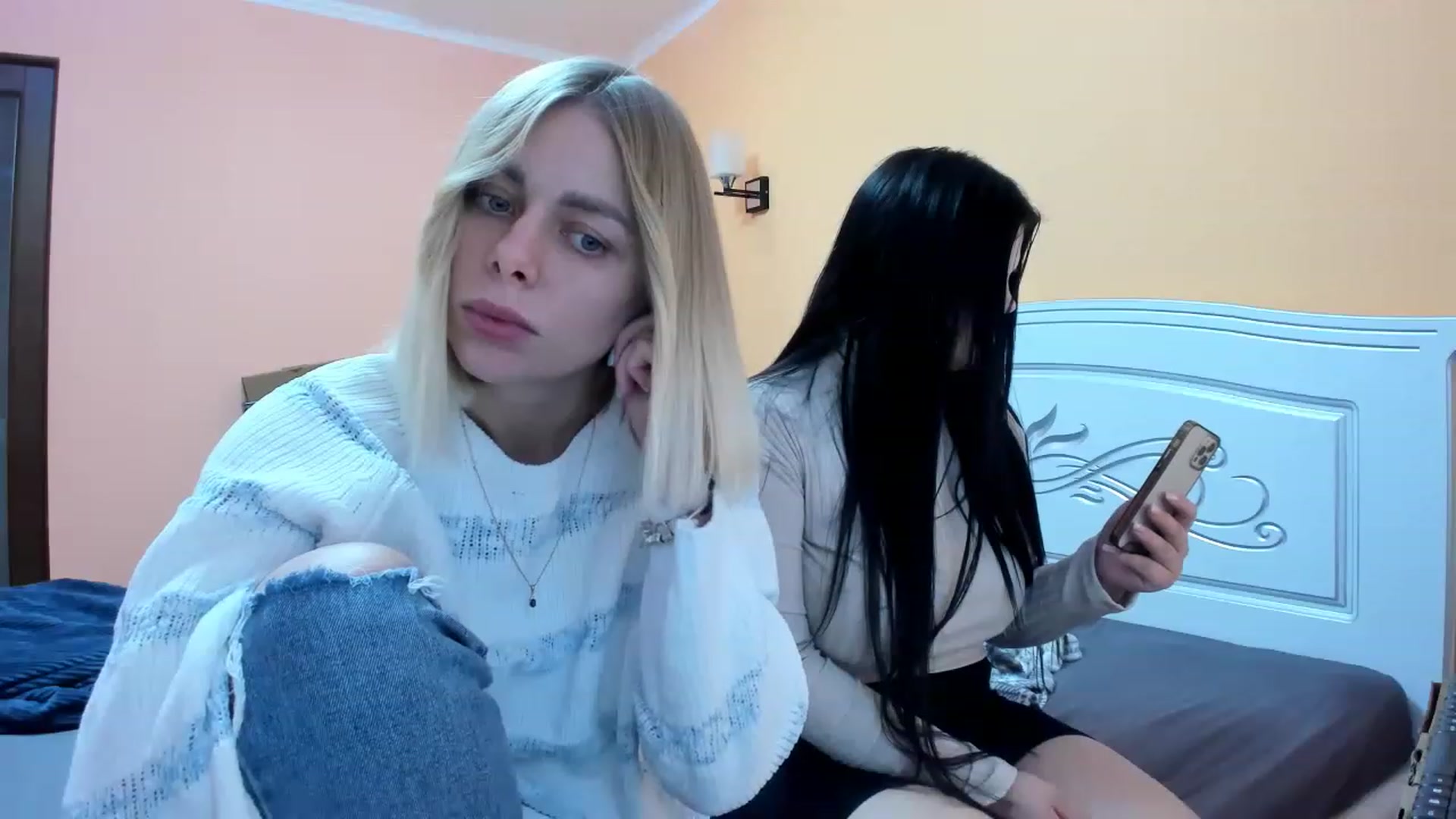 Gallery image thumbnail from YourPupsik's myfreecams stream on, 12/25/2022, 11:20 image 16 of 20