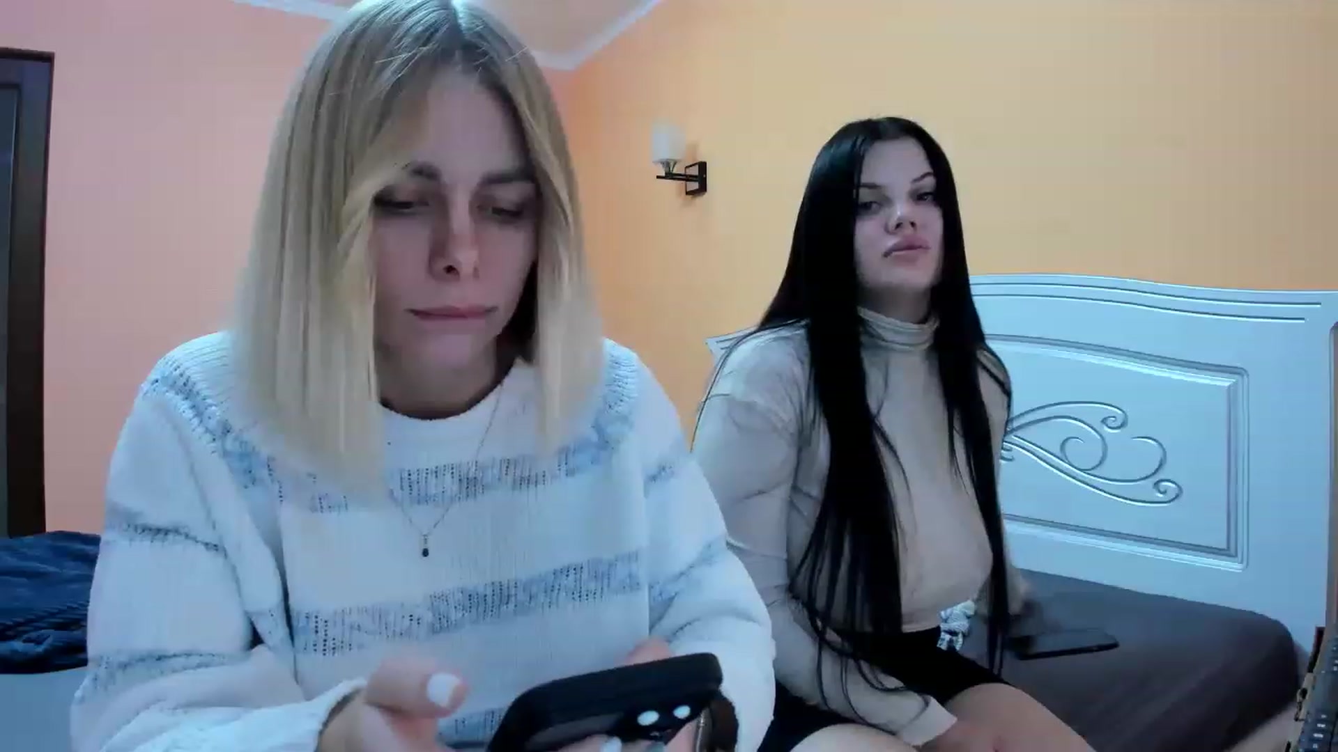 Gallery image thumbnail from YourPupsik's myfreecams stream on, 12/25/2022, 11:20 image 18 of 20