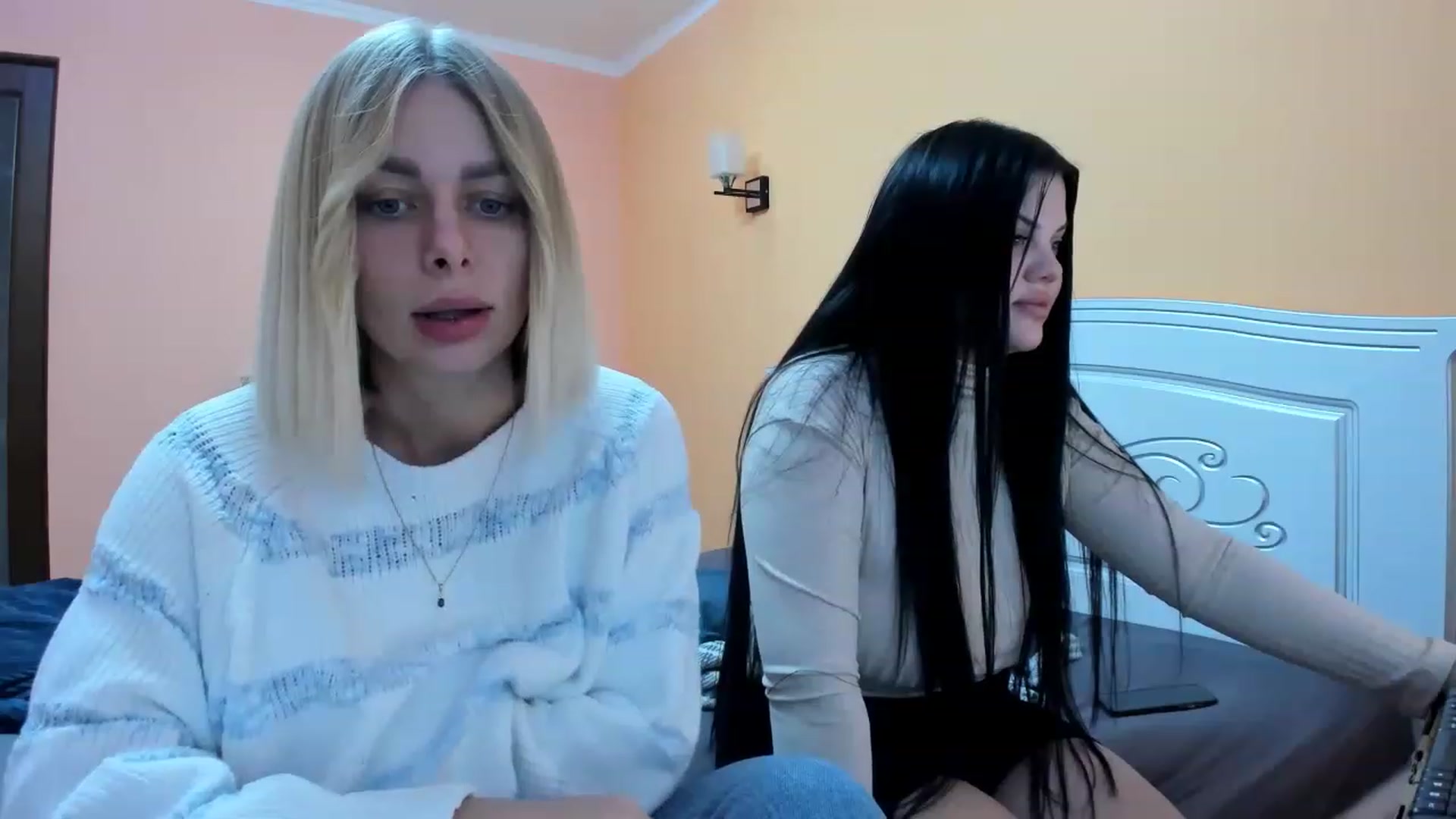 Gallery image thumbnail from YourPupsik's myfreecams stream on, 12/25/2022, 11:20 image 17 of 20