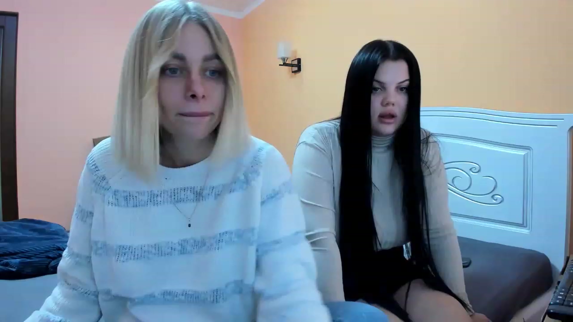 Gallery image thumbnail from YourPupsik's myfreecams stream on, 12/25/2022, 11:44 image 19 of 20