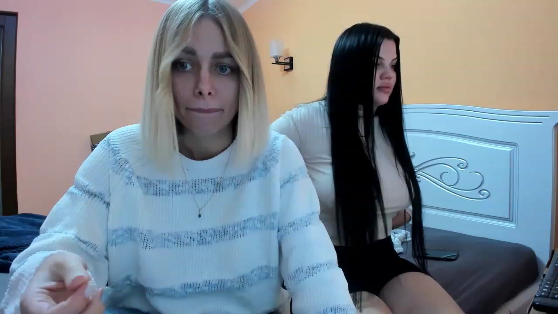 Gallery image thumbnail from YourPupsik's myfreecams stream on, 12/25/2022, 11:44 image 18 of 20