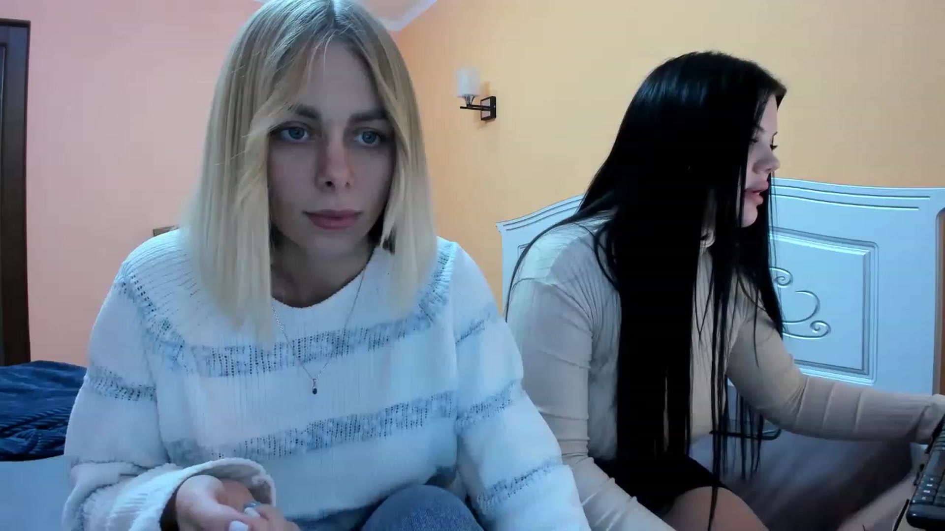 Gallery image thumbnail from YourPupsik's myfreecams stream on, 12/25/2022, 11:44 image 6 of 20