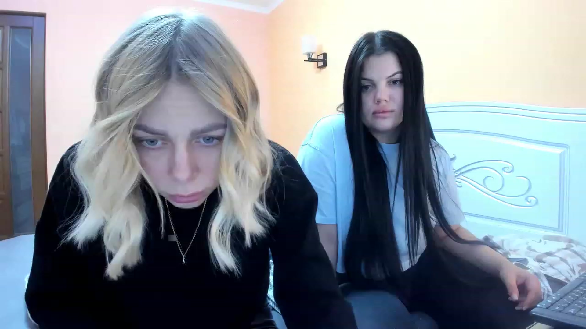 Gallery image thumbnail from YourPupsik's myfreecams stream on, 12/26/2022, 08:49 image 13 of 20