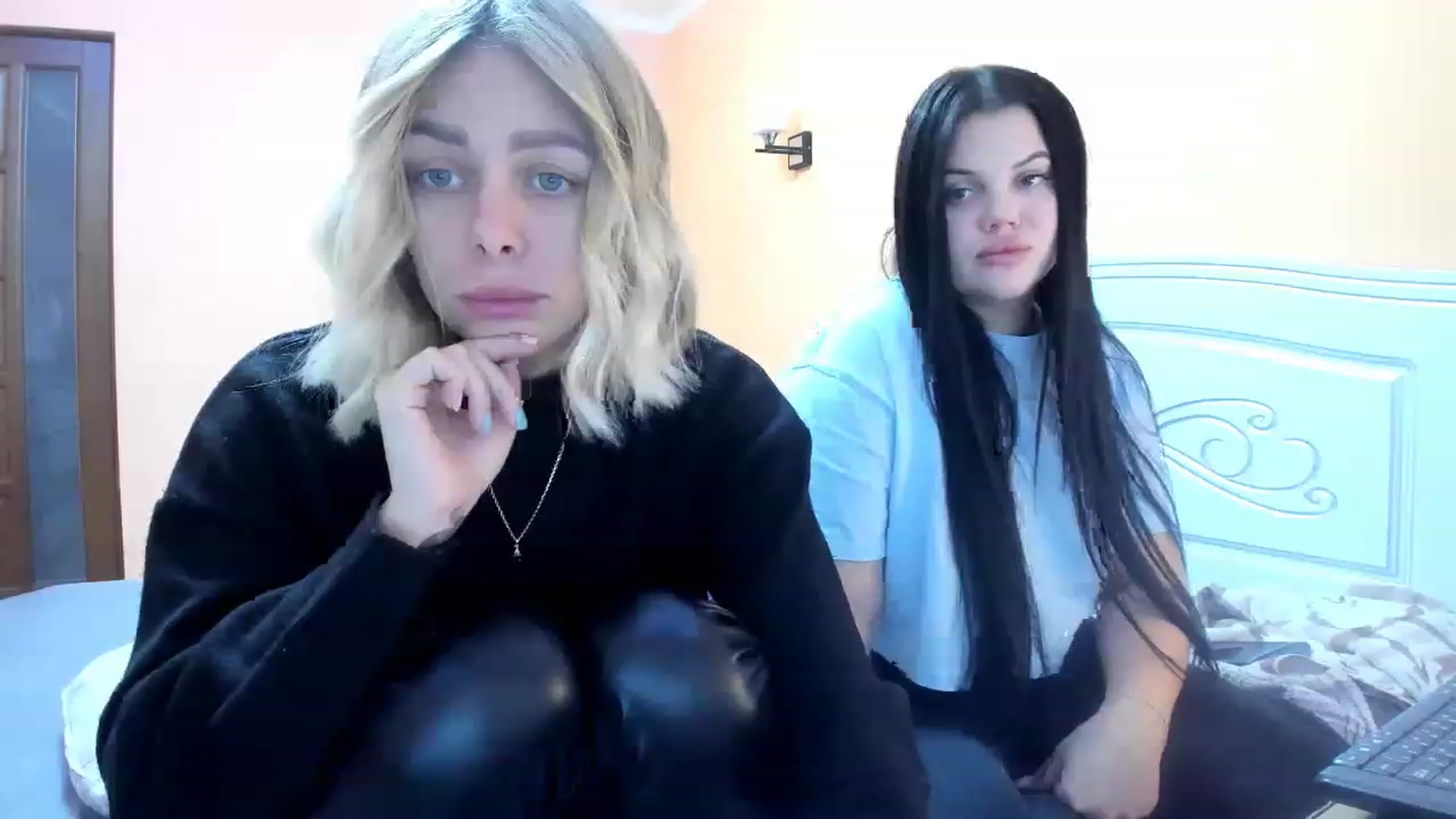 Gallery image thumbnail from YourPupsik's myfreecams stream on, 12/26/2022, 08:49 image 10 of 20