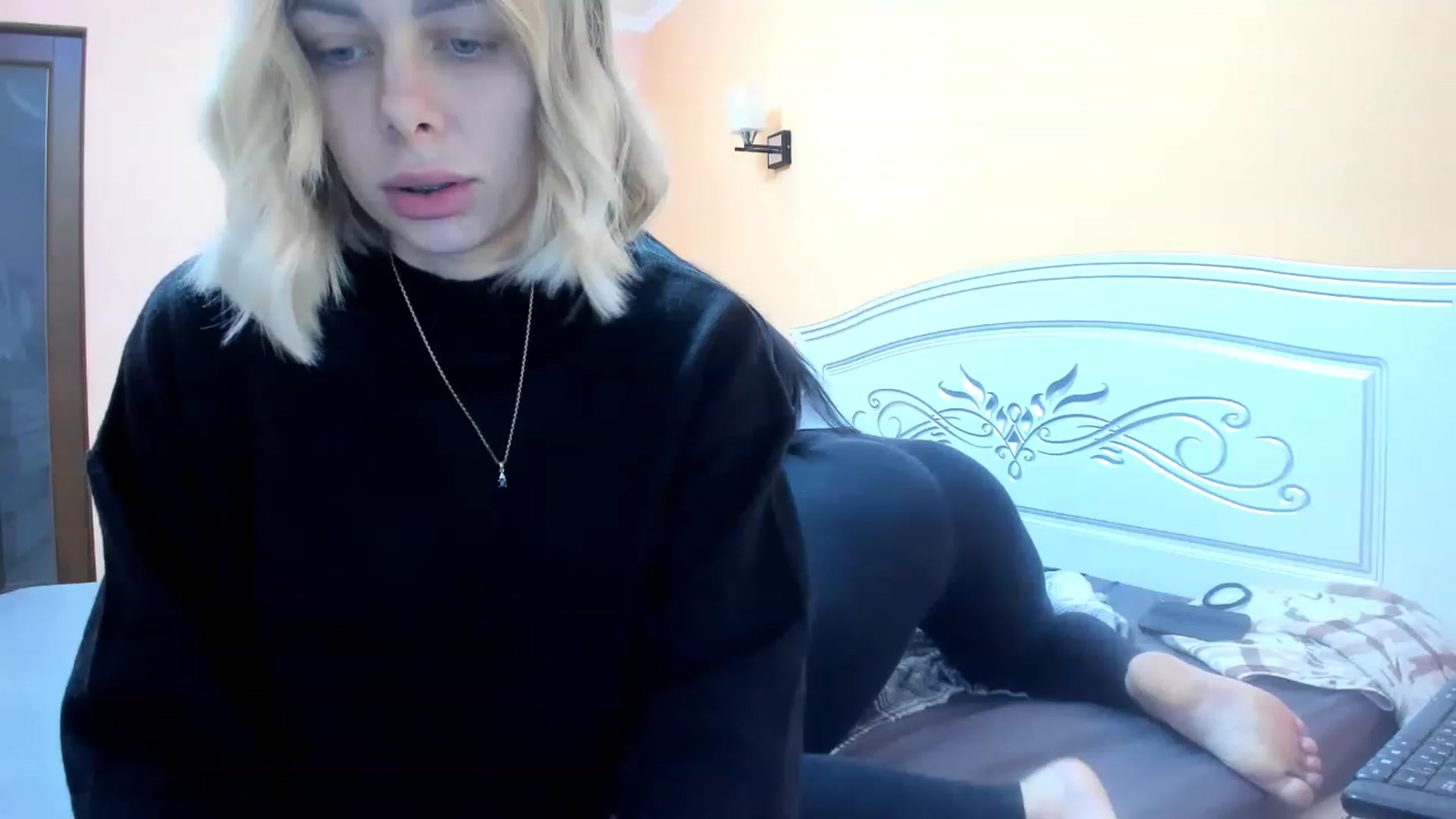 Gallery image thumbnail from YourPupsik's myfreecams stream on, 12/26/2022, 10:04 image 18 of 20