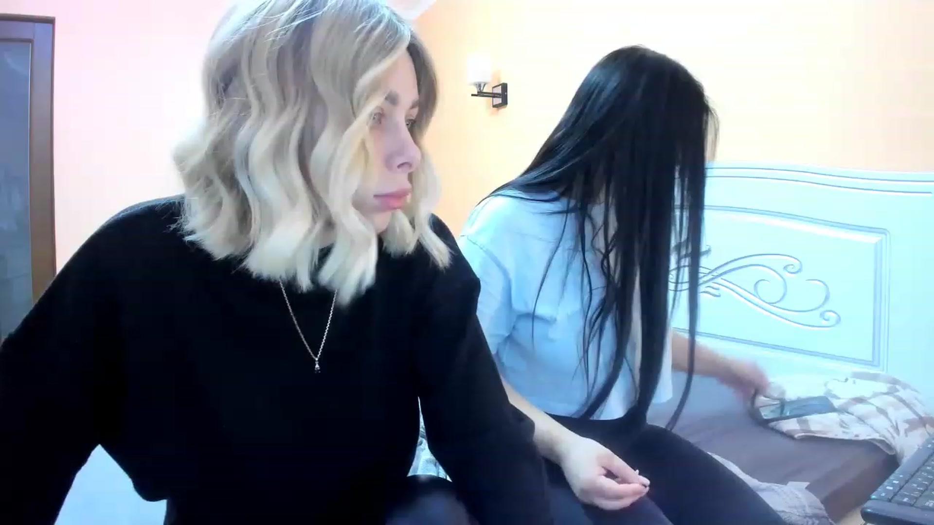 Gallery image thumbnail from YourPupsik's myfreecams stream on, 12/26/2022, 10:04 image 7 of 20