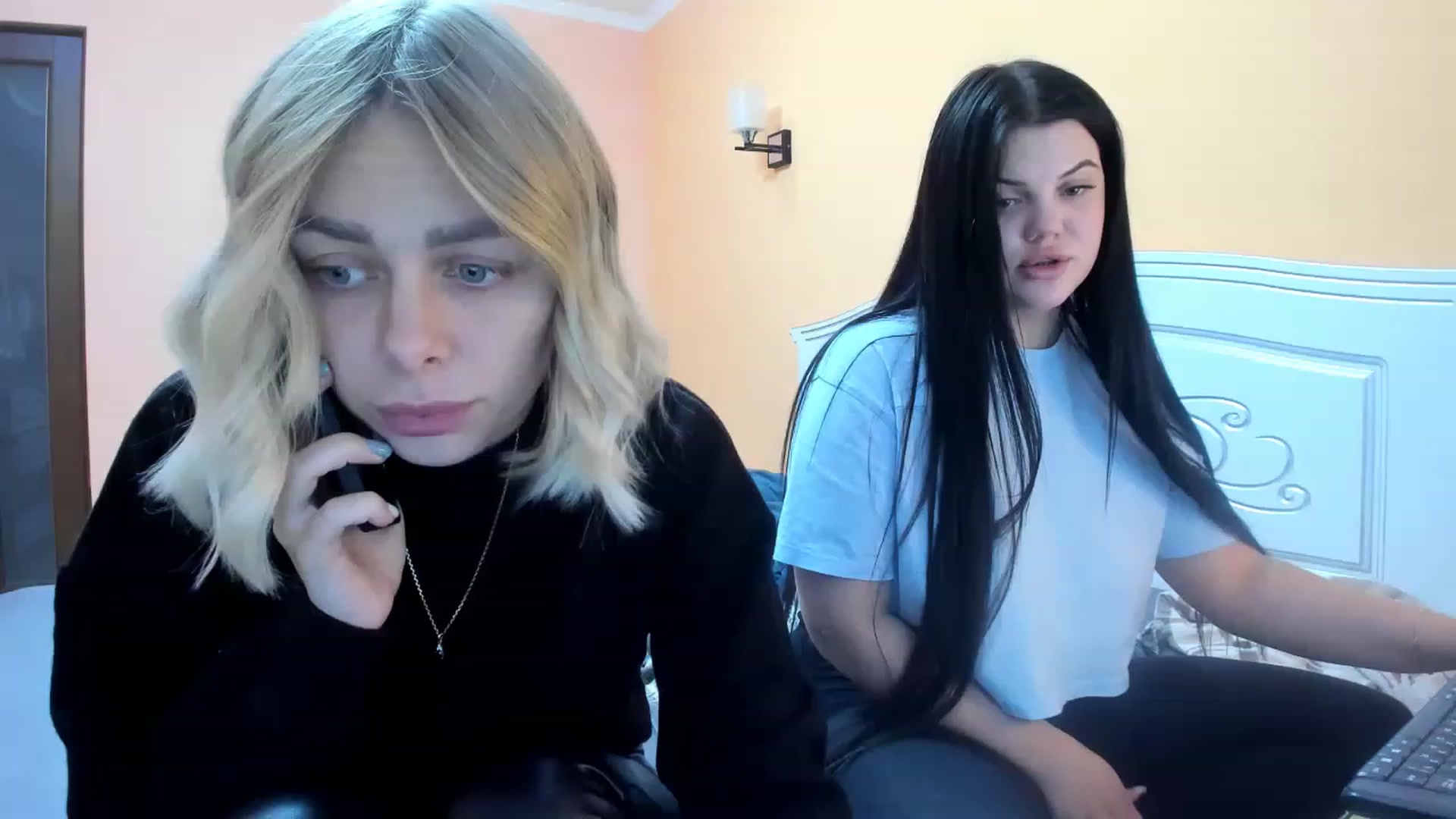 Gallery image thumbnail from YourPupsik's myfreecams stream on, 12/26/2022, 10:04 image 17 of 20