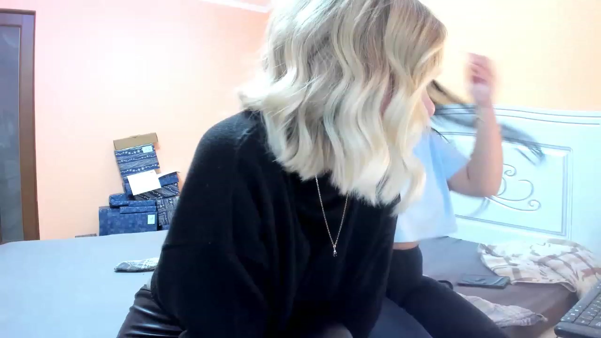 Gallery image thumbnail from YourPupsik's myfreecams stream on, 12/26/2022, 10:04 image 5 of 20