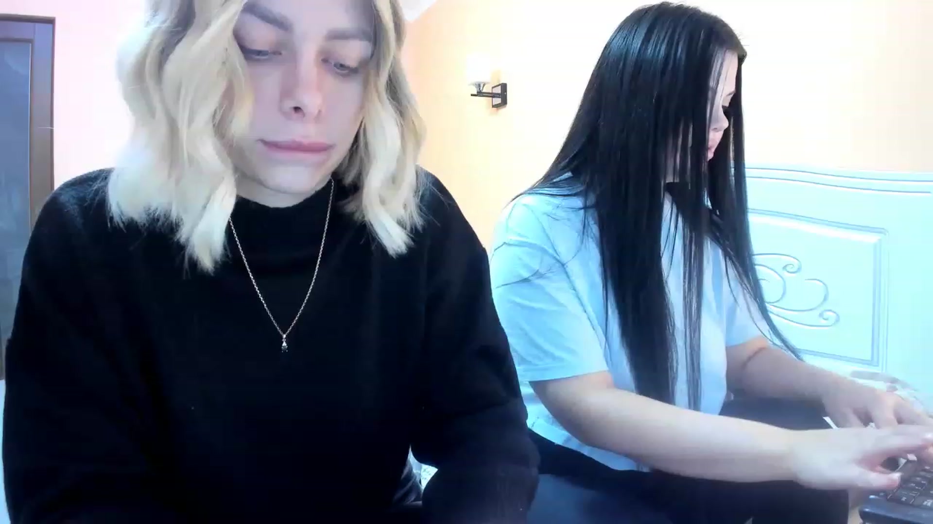 Gallery image thumbnail from YourPupsik's myfreecams stream on, 12/26/2022, 10:04 image 2 of 20