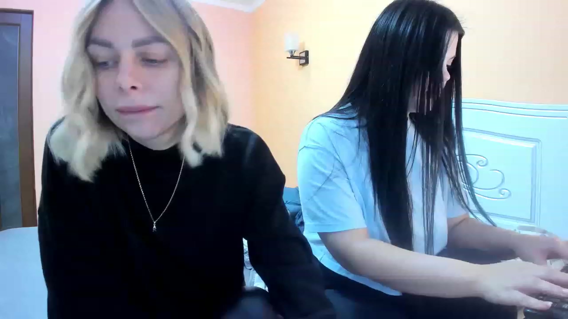 Gallery image thumbnail from YourPupsik's myfreecams stream on, 12/26/2022, 10:04 image 4 of 20