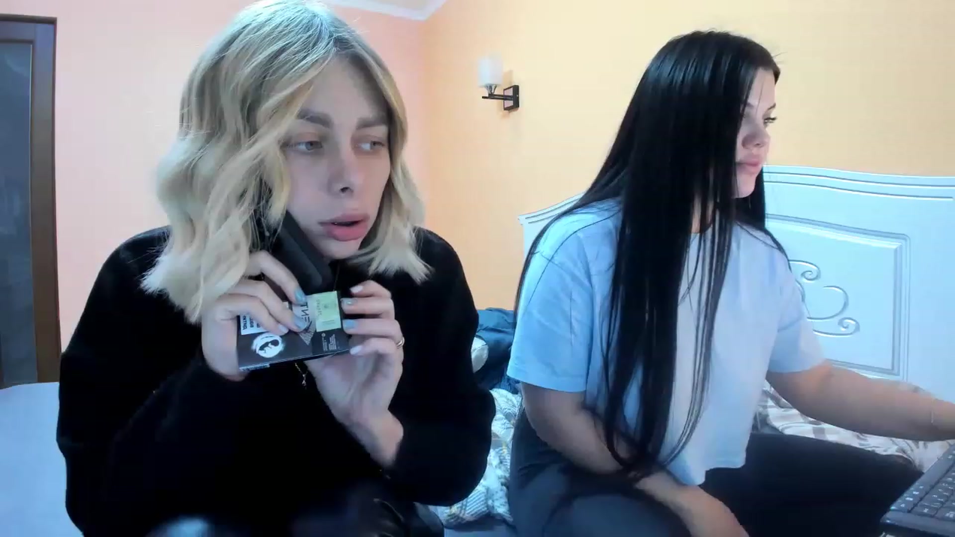Gallery image thumbnail from YourPupsik's myfreecams stream on, 12/26/2022, 10:04 image 16 of 20