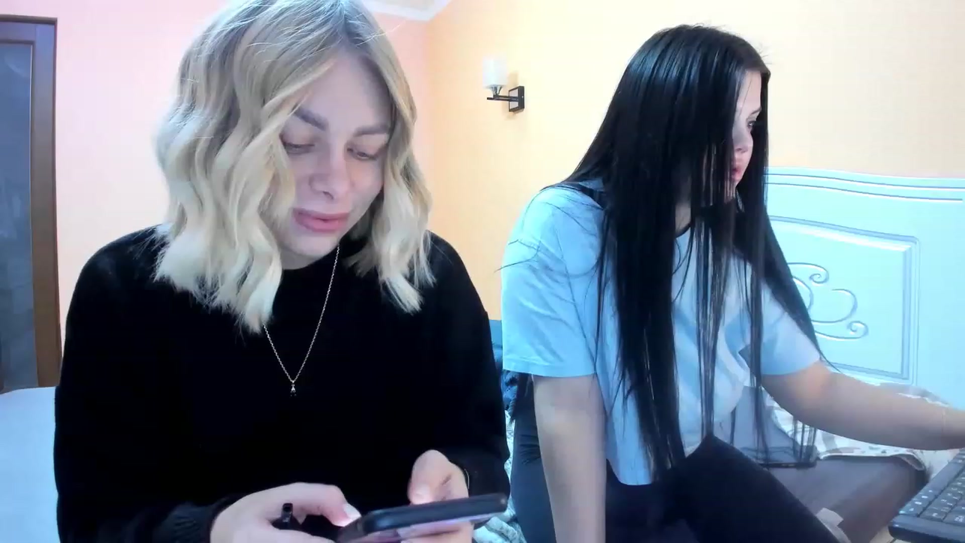 Gallery image thumbnail from YourPupsik's myfreecams stream on, 12/26/2022, 10:04 image 1 of 20