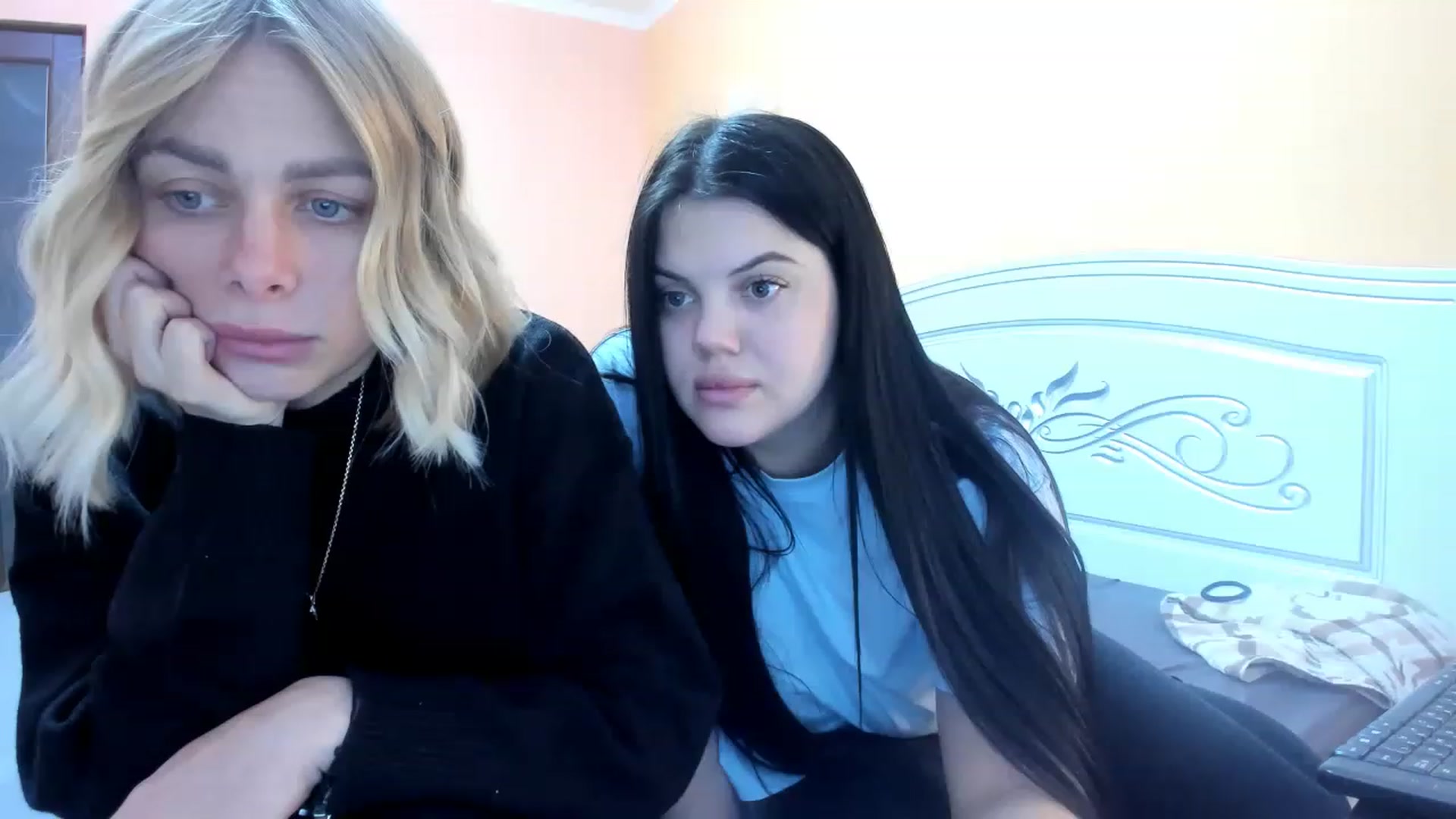 Gallery image thumbnail from YourPupsik's myfreecams stream on, 12/26/2022, 11:12 image 18 of 20