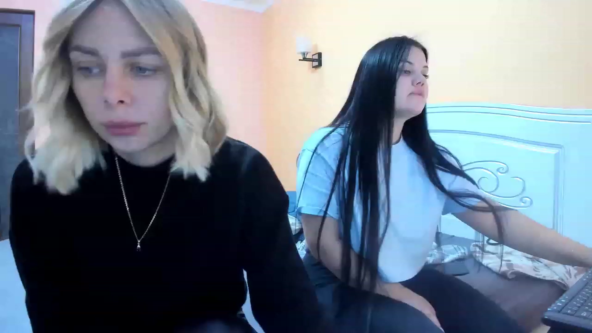 Gallery image thumbnail from YourPupsik's myfreecams stream on, 12/26/2022, 11:12 image 4 of 20