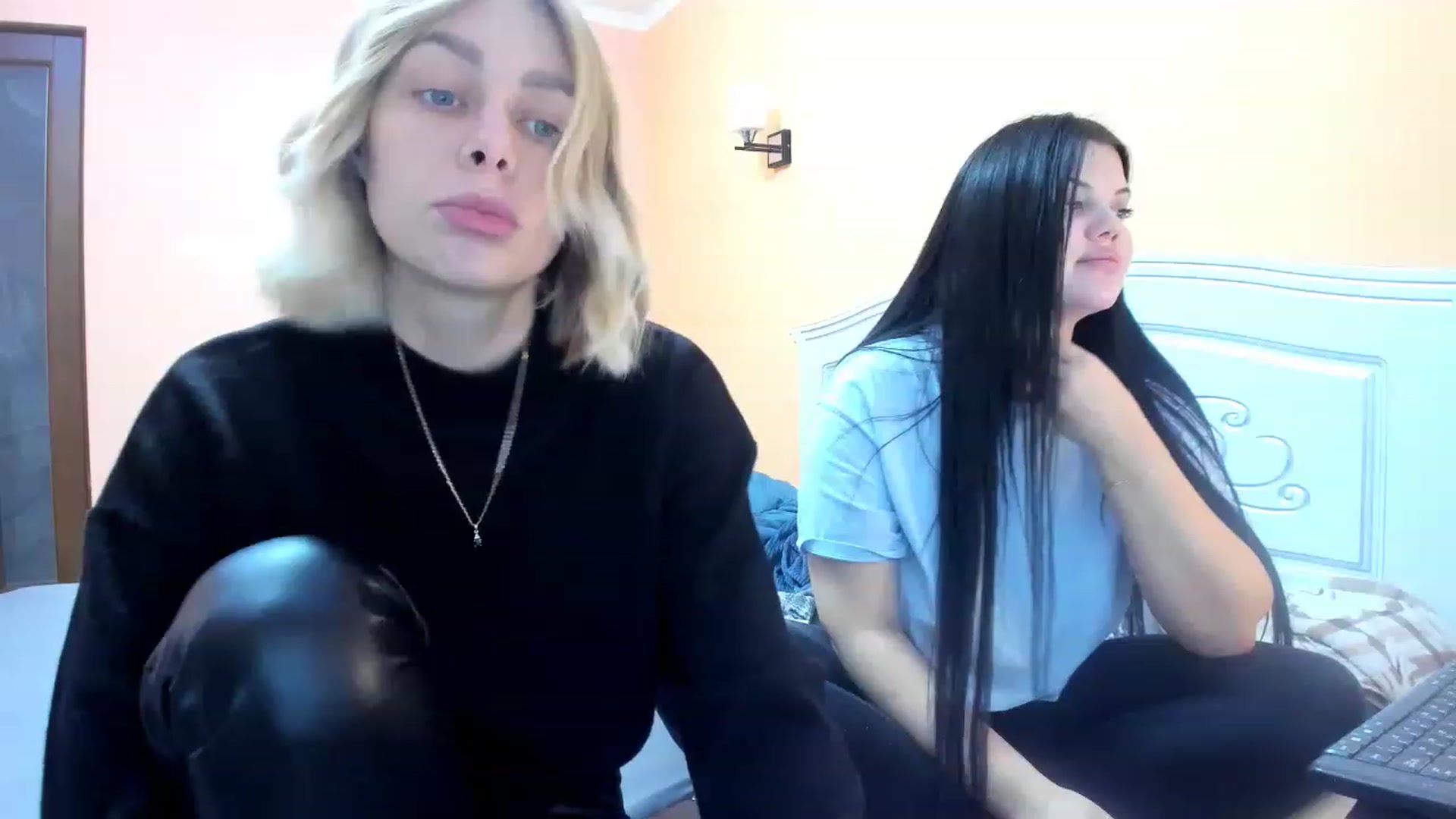 Gallery image thumbnail from YourPupsik's myfreecams stream on, 12/26/2022, 11:12 image 11 of 20