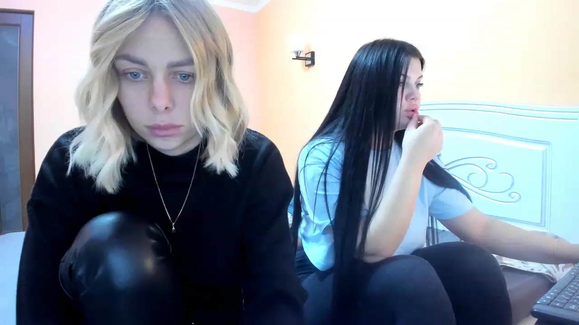 Gallery image thumbnail from YourPupsik's myfreecams stream on, 12/26/2022, 11:12 image 10 of 20