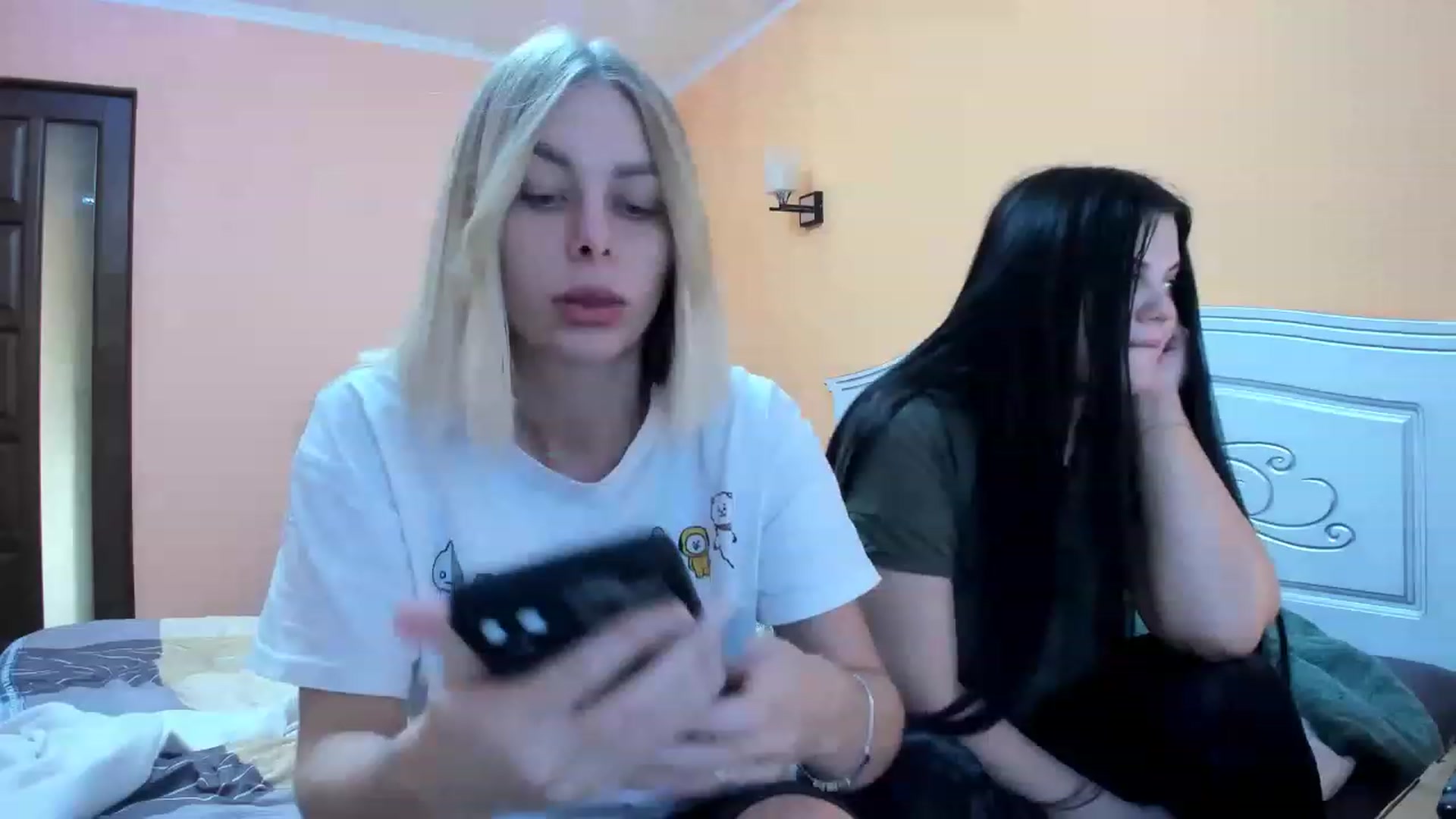 Gallery image thumbnail from YourPupsik's myfreecams stream on, 12/28/2022, 11:17 image 17 of 20