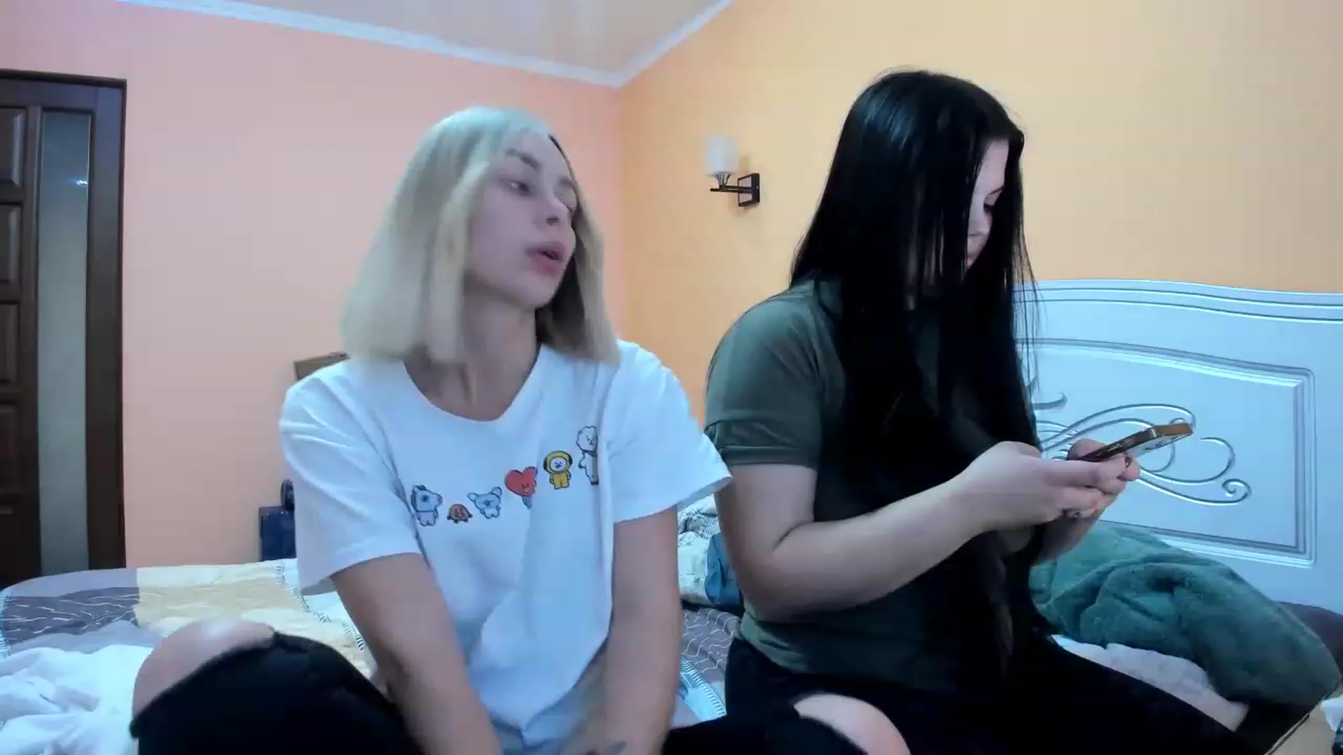 Gallery image thumbnail from YourPupsik's myfreecams stream on, 12/28/2022, 11:17 image 3 of 20