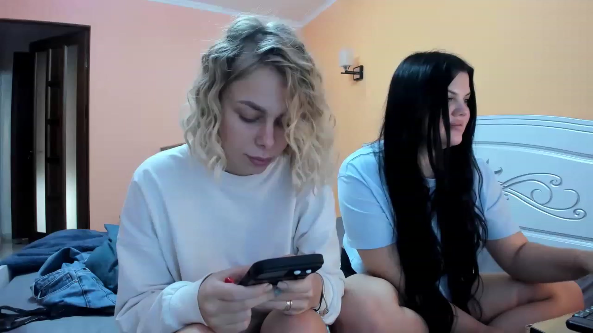 Gallery image thumbnail from YourPupsik's myfreecams stream on, 12/31/2022, 12:47 image 16 of 20