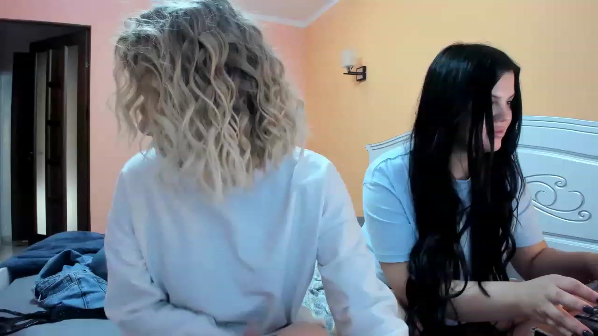 Gallery image thumbnail from YourPupsik's myfreecams stream on, 12/31/2022, 12:47 image 12 of 20