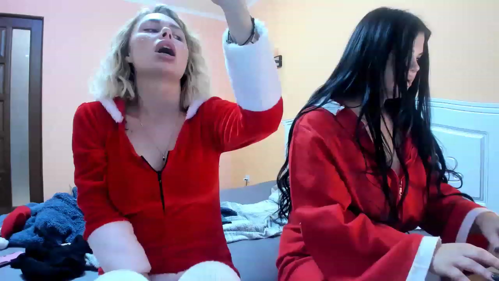 Gallery image thumbnail from YourPupsik's myfreecams stream on, 01/01/2023, 16:12 image 12 of 20