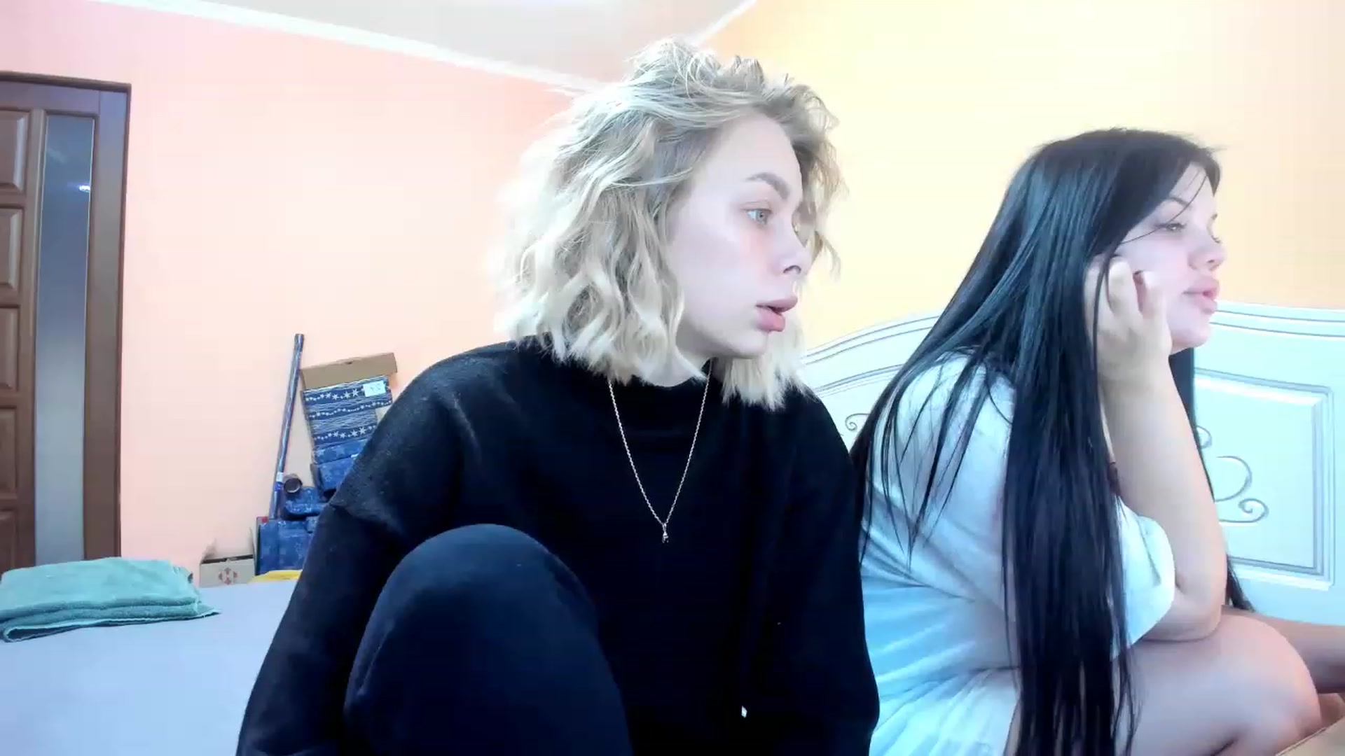 Gallery image thumbnail from YourPupsik's myfreecams stream on, 01/03/2023, 10:44 image 6 of 20