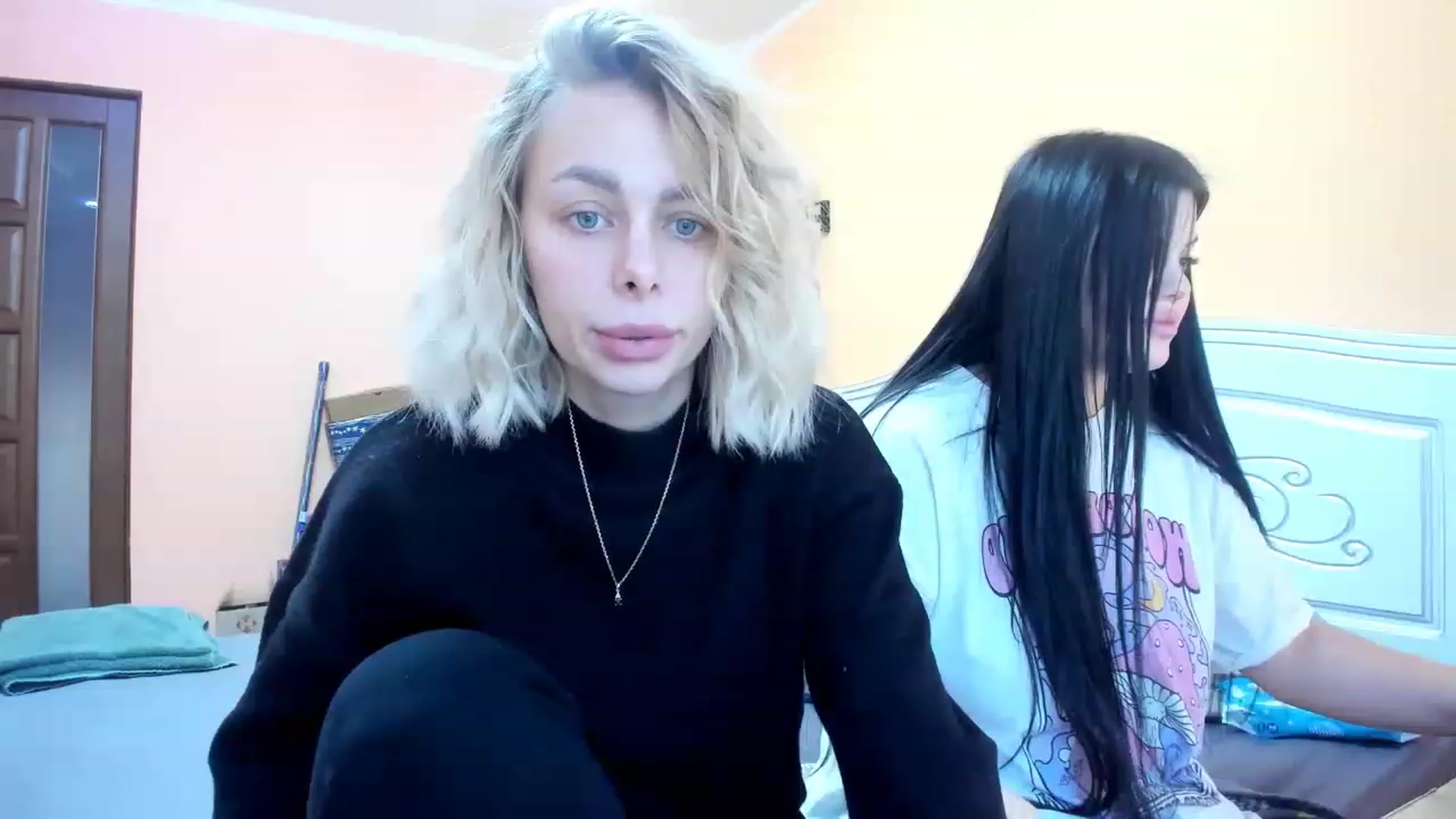 Gallery image thumbnail from YourPupsik's myfreecams stream on, 01/03/2023, 10:44 image 1 of 20