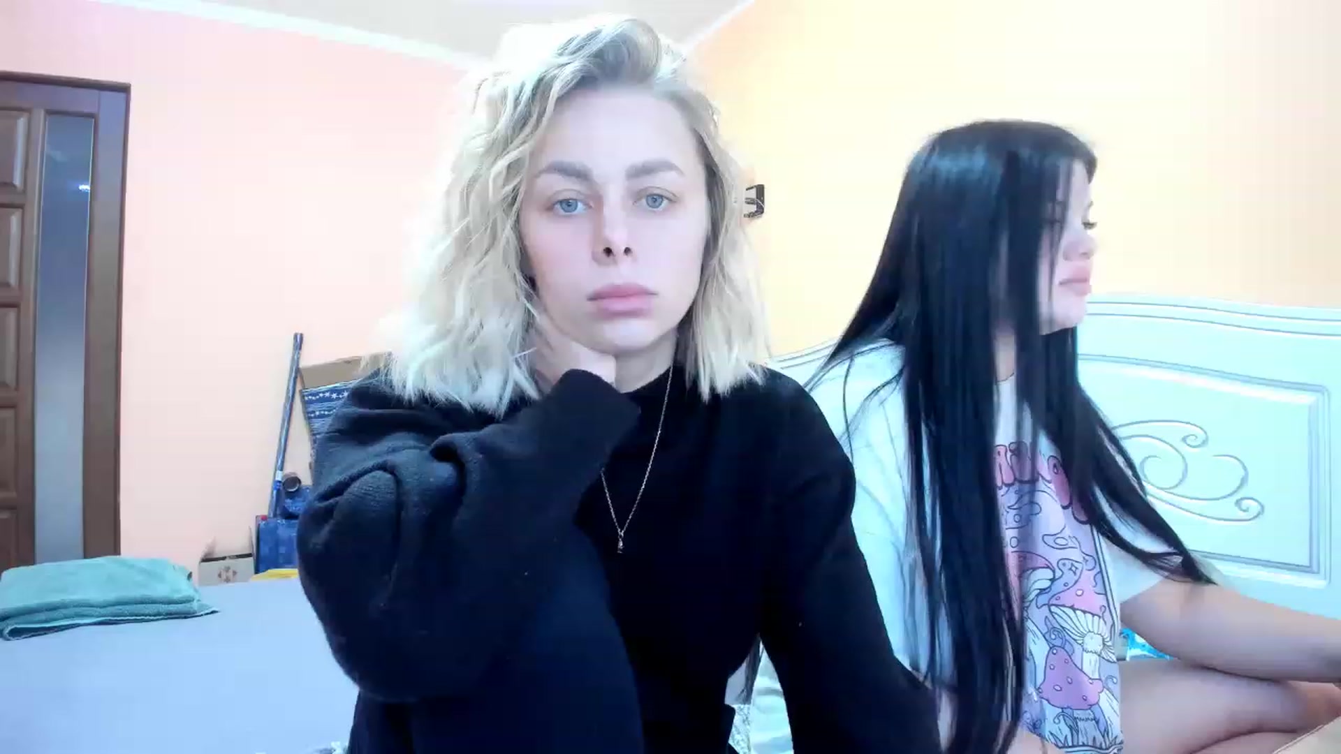 Gallery image thumbnail from YourPupsik's myfreecams stream on, 01/03/2023, 10:44 image 5 of 20