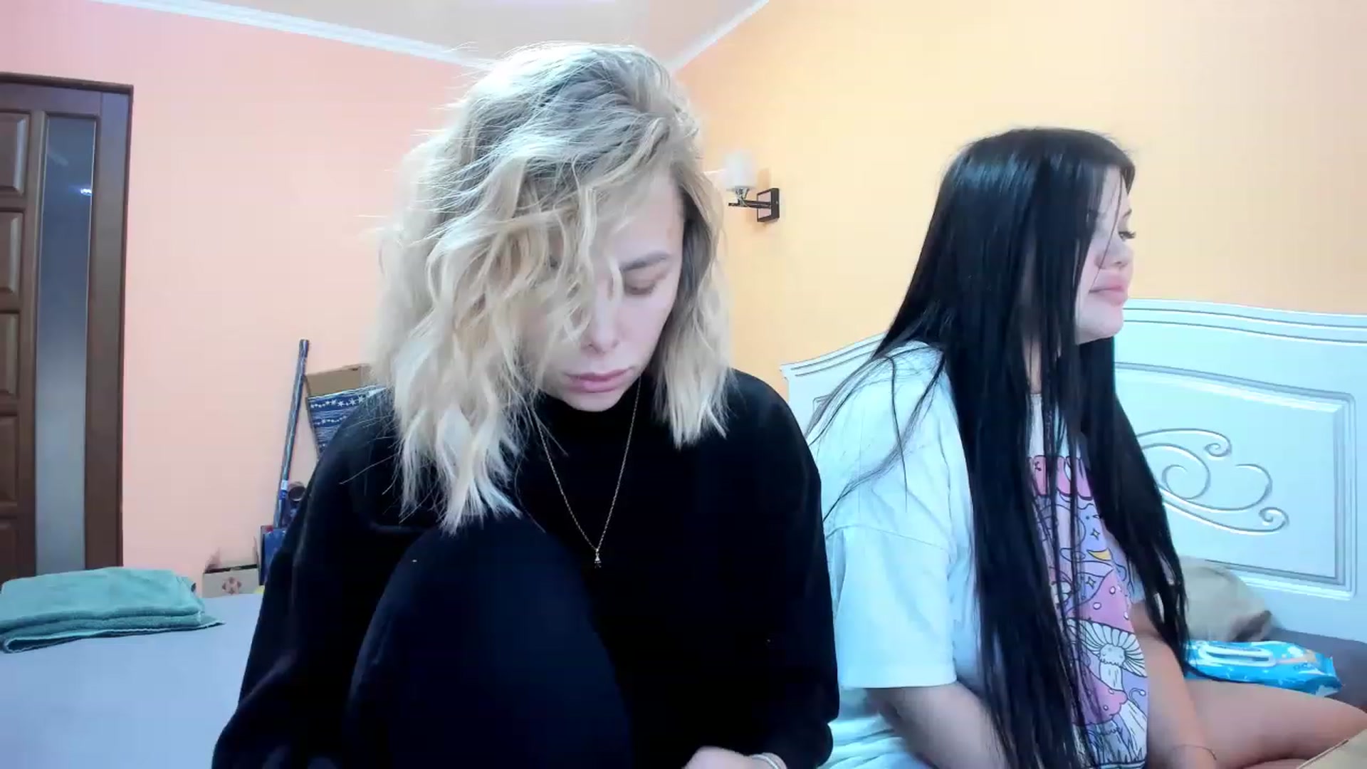 Gallery image thumbnail from YourPupsik's myfreecams stream on, 01/03/2023, 10:44 image 4 of 20