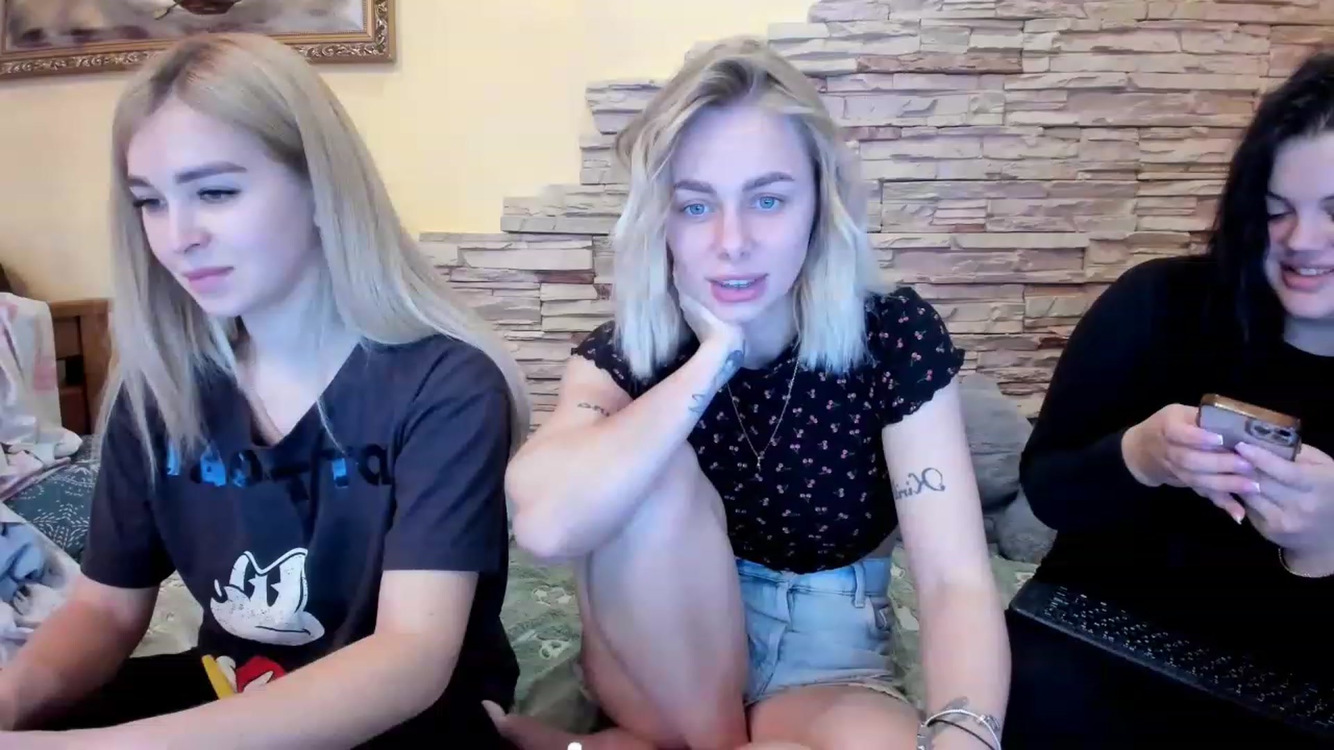 Gallery image thumbnail from YourPupsik's myfreecams stream on, 02/14/2023, 10:17 image 2 of 20