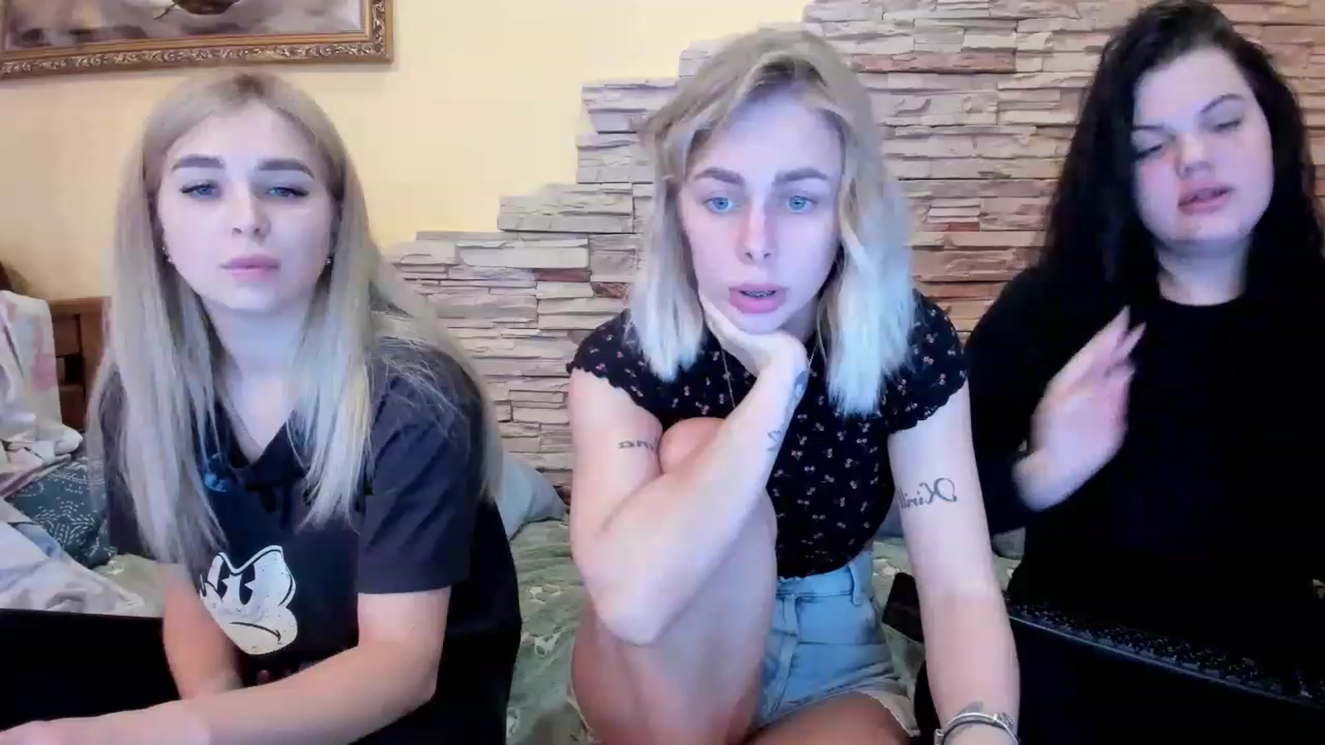 Gallery image thumbnail from YourPupsik's myfreecams stream on, 02/14/2023, 10:17 image 7 of 20