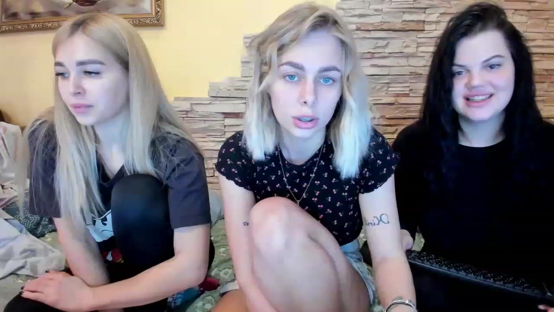 Gallery image thumbnail from YourPupsik's myfreecams stream on, 02/14/2023, 10:17 image 9 of 20