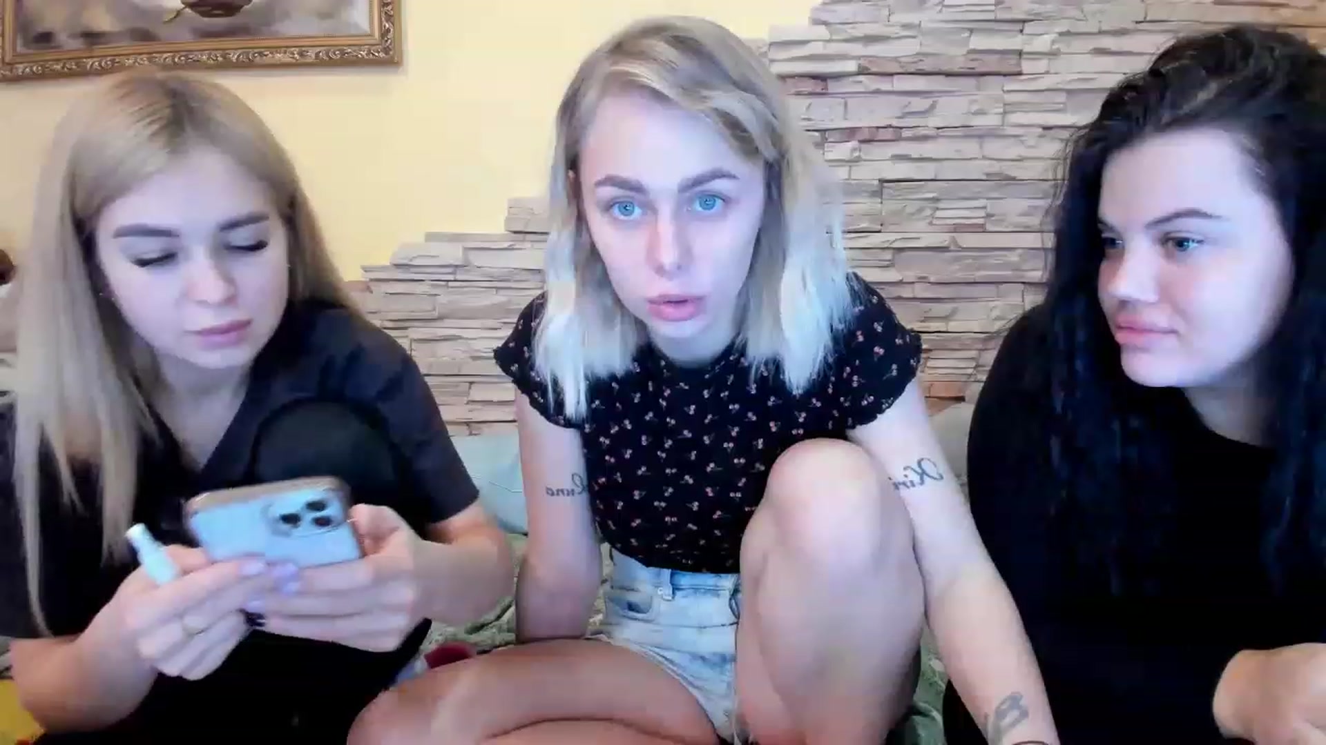 Gallery image thumbnail from YourPupsik's myfreecams stream on, 02/14/2023, 11:38 image 17 of 20