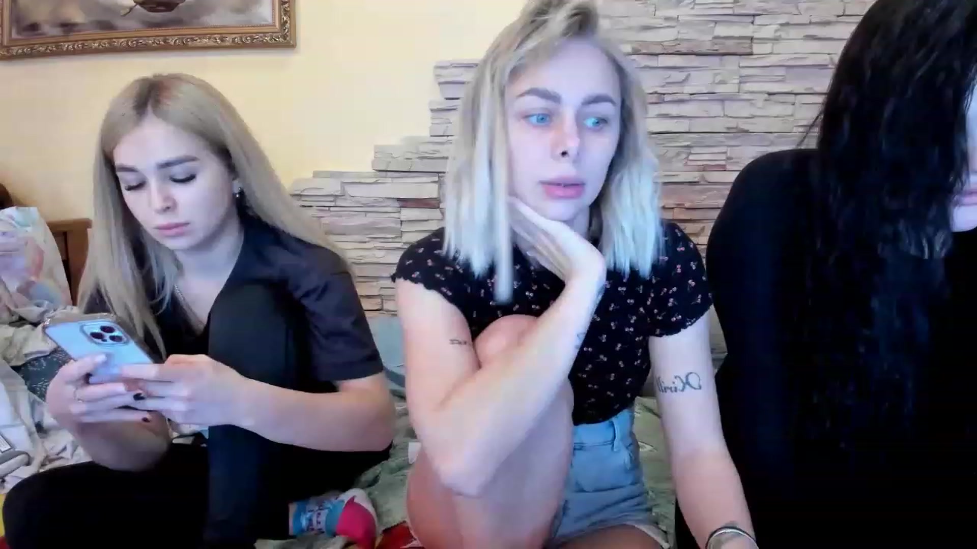 Gallery image thumbnail from YourPupsik's myfreecams stream on, 02/14/2023, 11:38 image 7 of 20