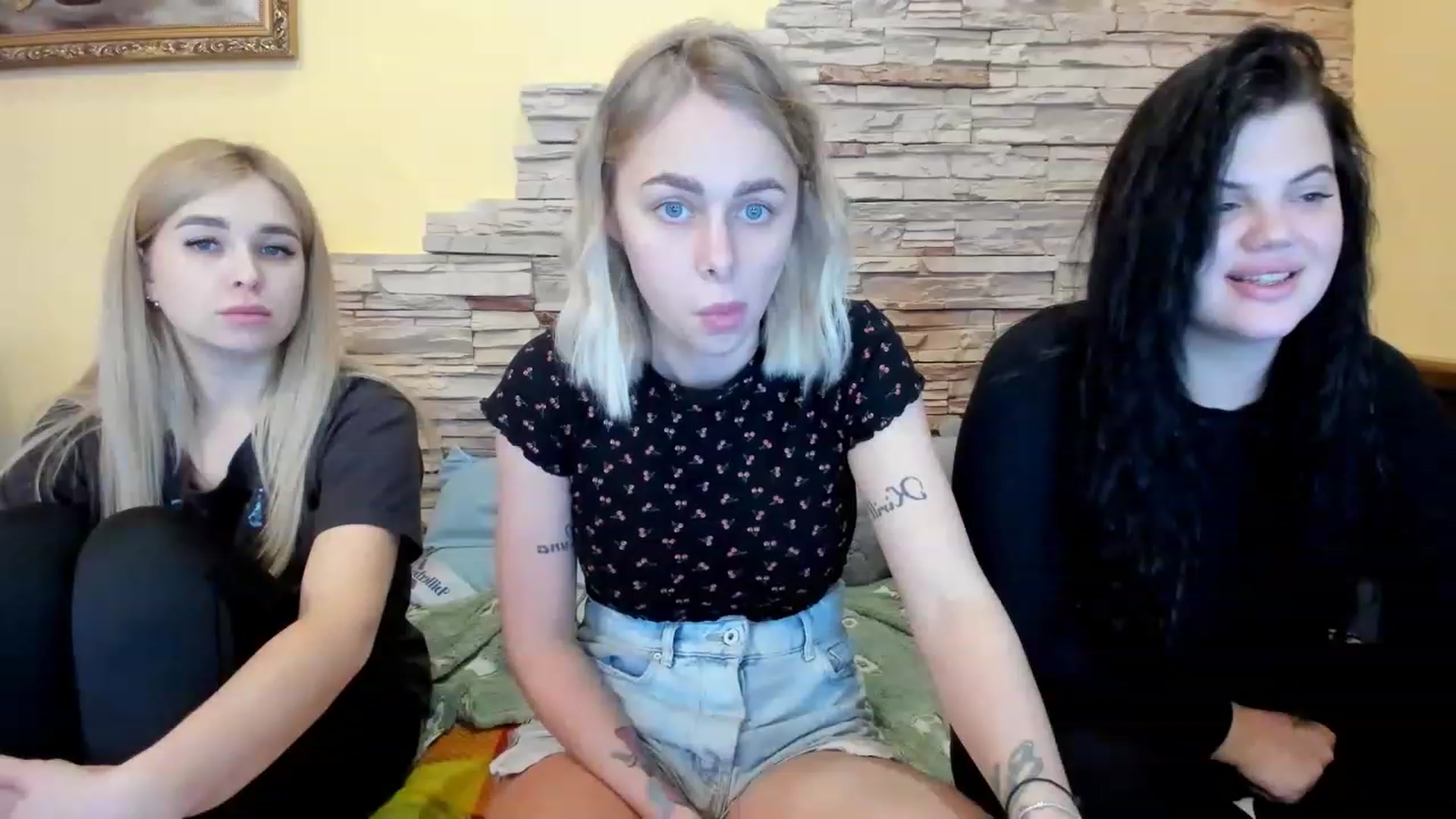 Gallery image thumbnail from YourPupsik's myfreecams stream on, 02/14/2023, 12:13 image 5 of 20