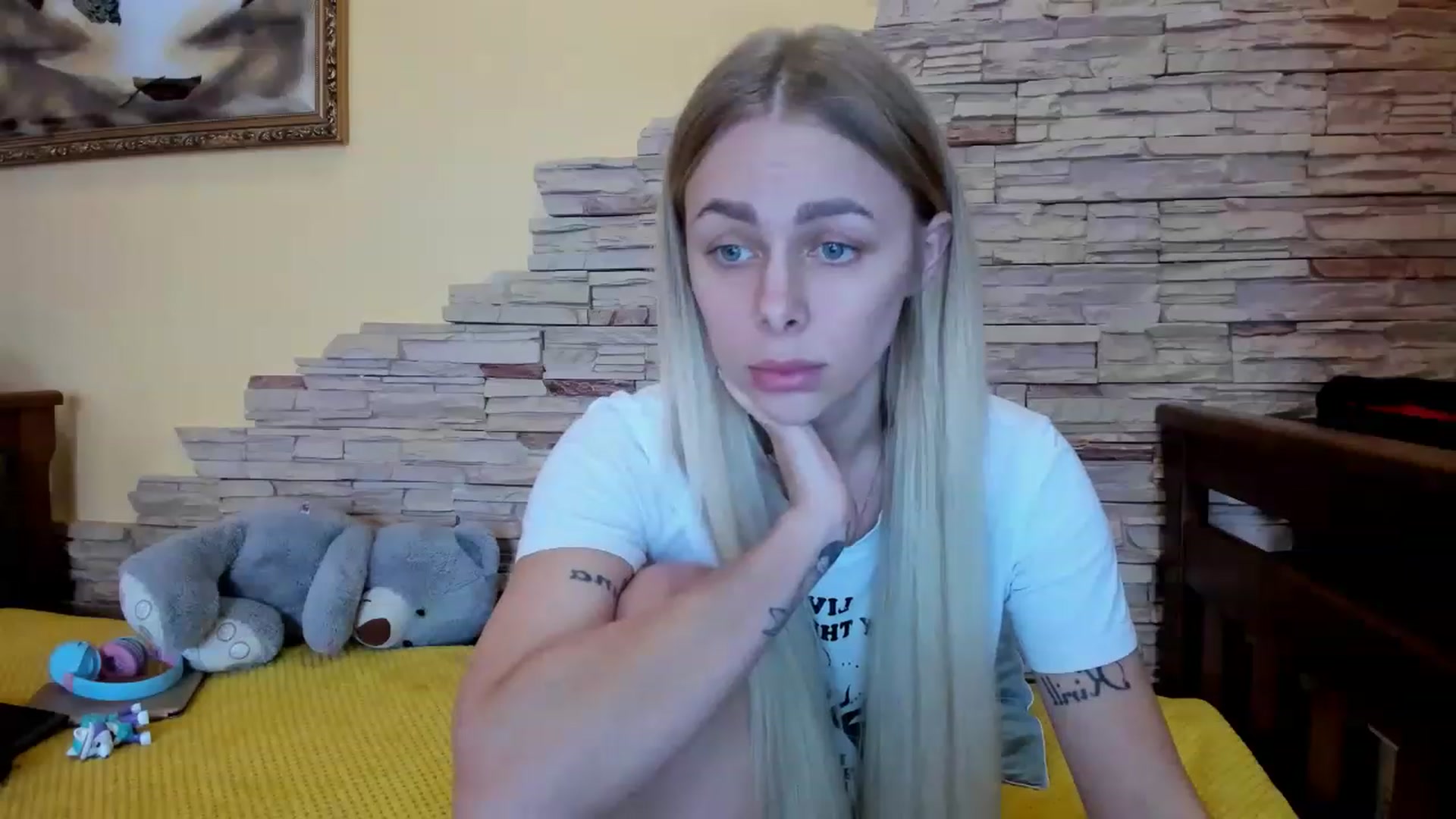 Gallery image thumbnail from YourPupsik's myfreecams stream on, 03/05/2023, 13:53 image 6 of 20