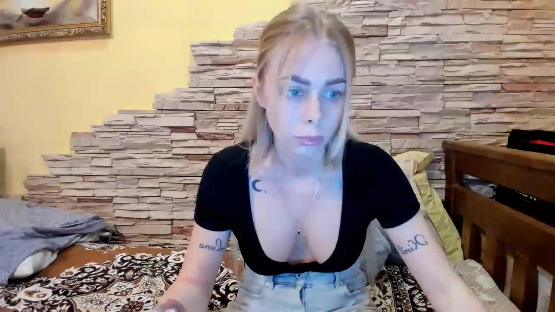 Gallery image thumbnail from YourPupsik's myfreecams stream on, 03/09/2023, 18:49 image 15 of 20