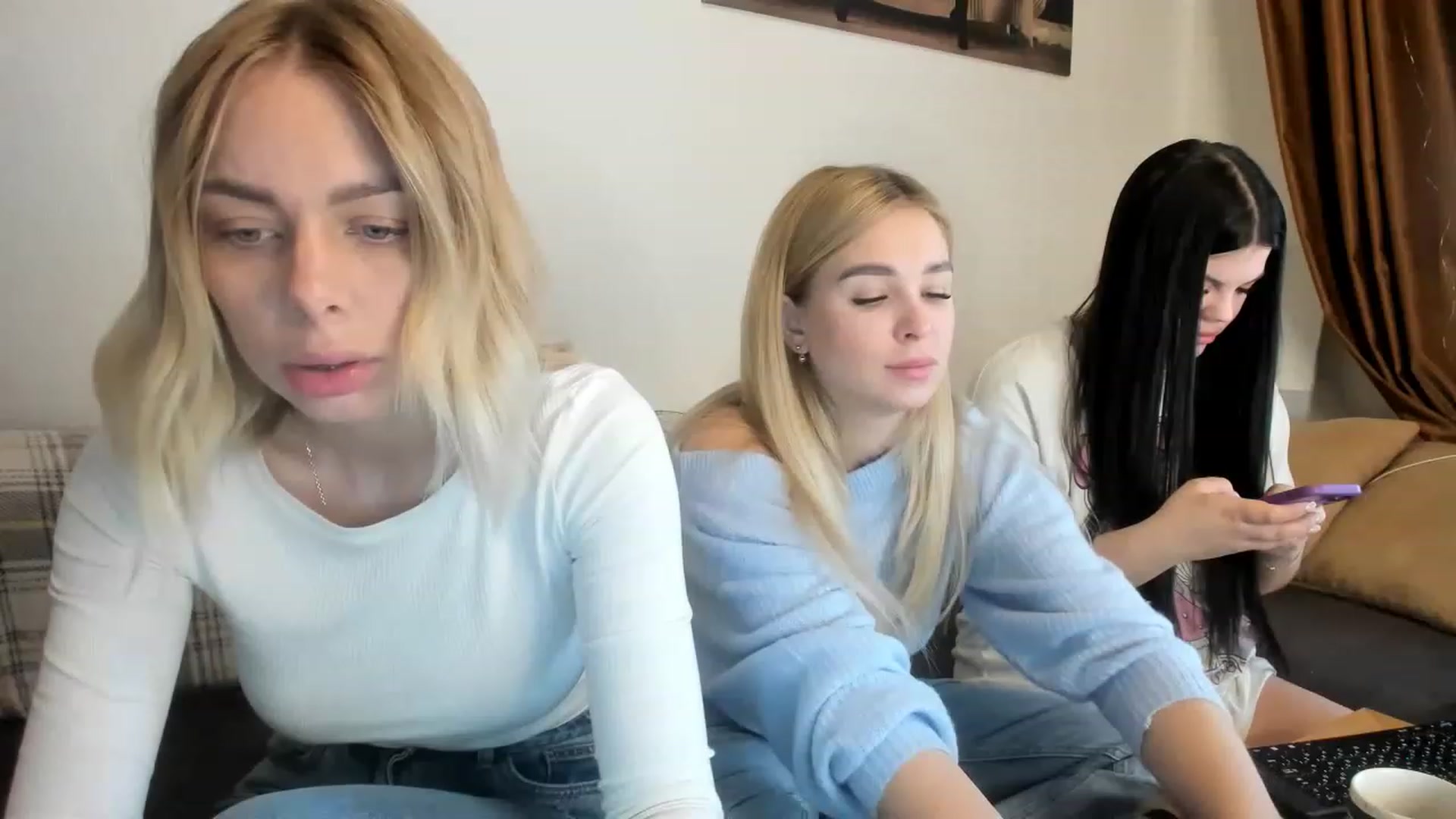 Gallery image thumbnail from YourPupsik's myfreecams stream on, 03/16/2023, 07:58 image 6 of 20