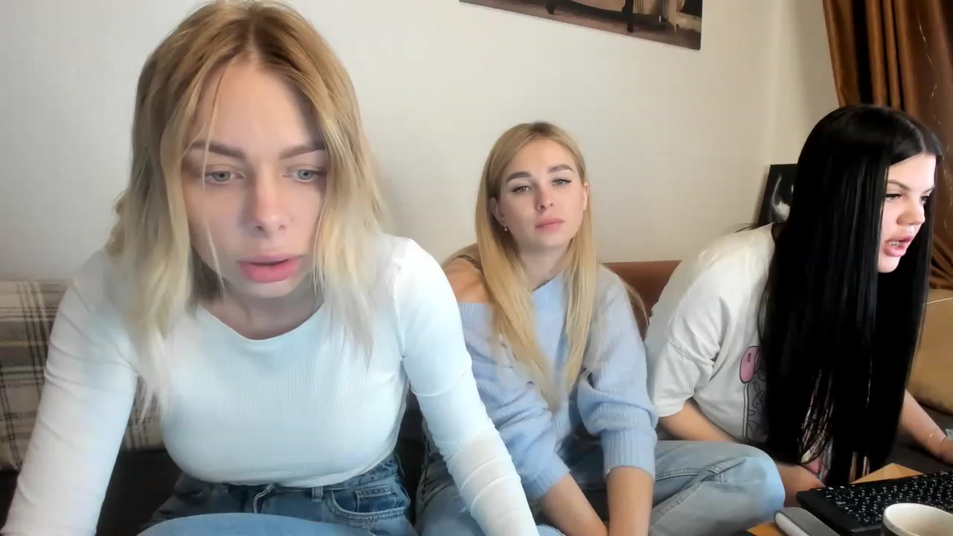 Gallery image thumbnail from YourPupsik's myfreecams stream on, 03/16/2023, 07:58 image 3 of 20