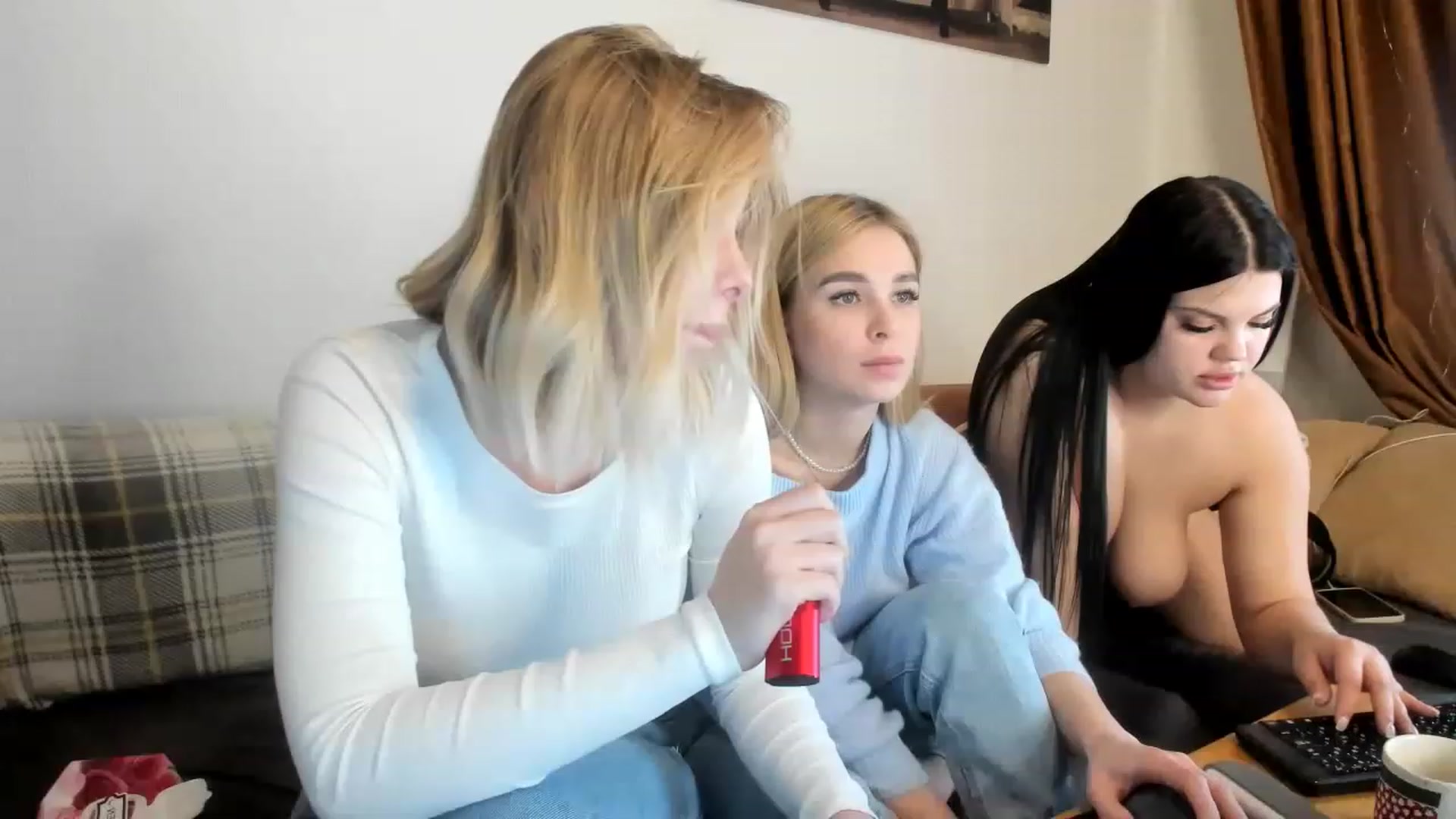 Gallery image thumbnail from YourPupsik's myfreecams stream on, 03/16/2023, 10:04 image 3 of 20