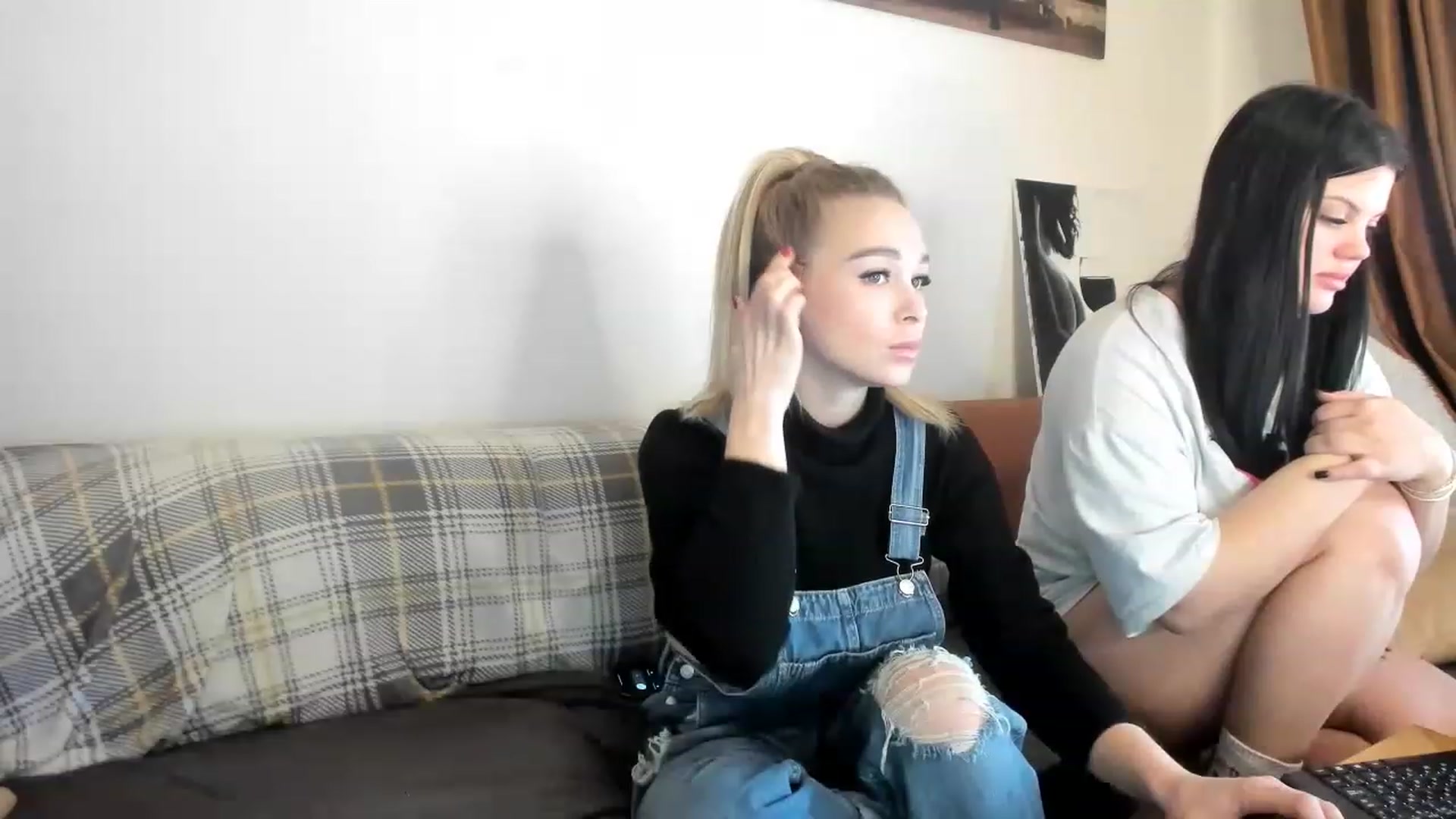 Gallery image thumbnail from YourPupsik's myfreecams stream on, 03/20/2023, 08:39 image 15 of 20