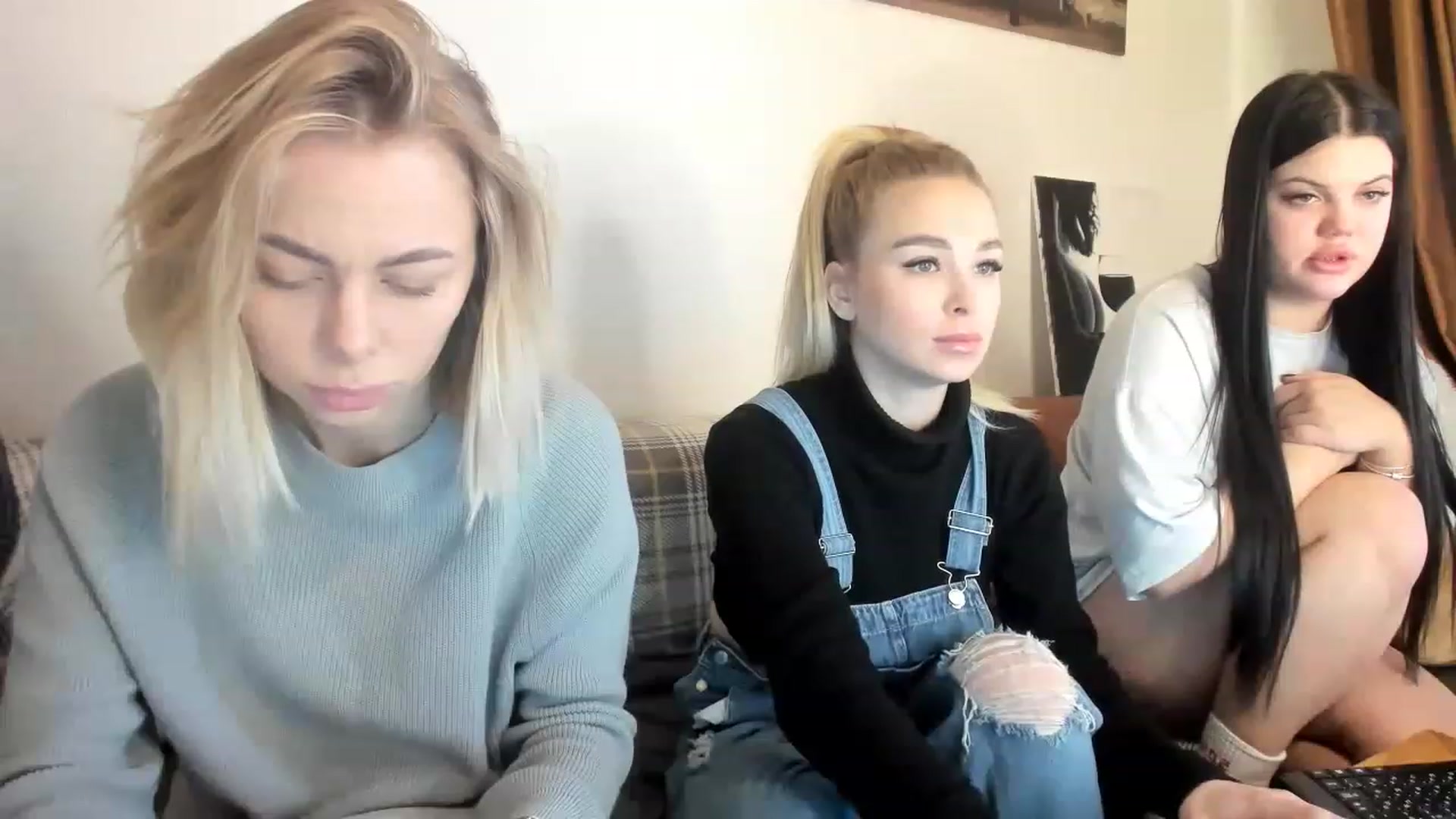 Gallery image thumbnail from YourPupsik's myfreecams stream on, 03/20/2023, 08:39 image 3 of 20