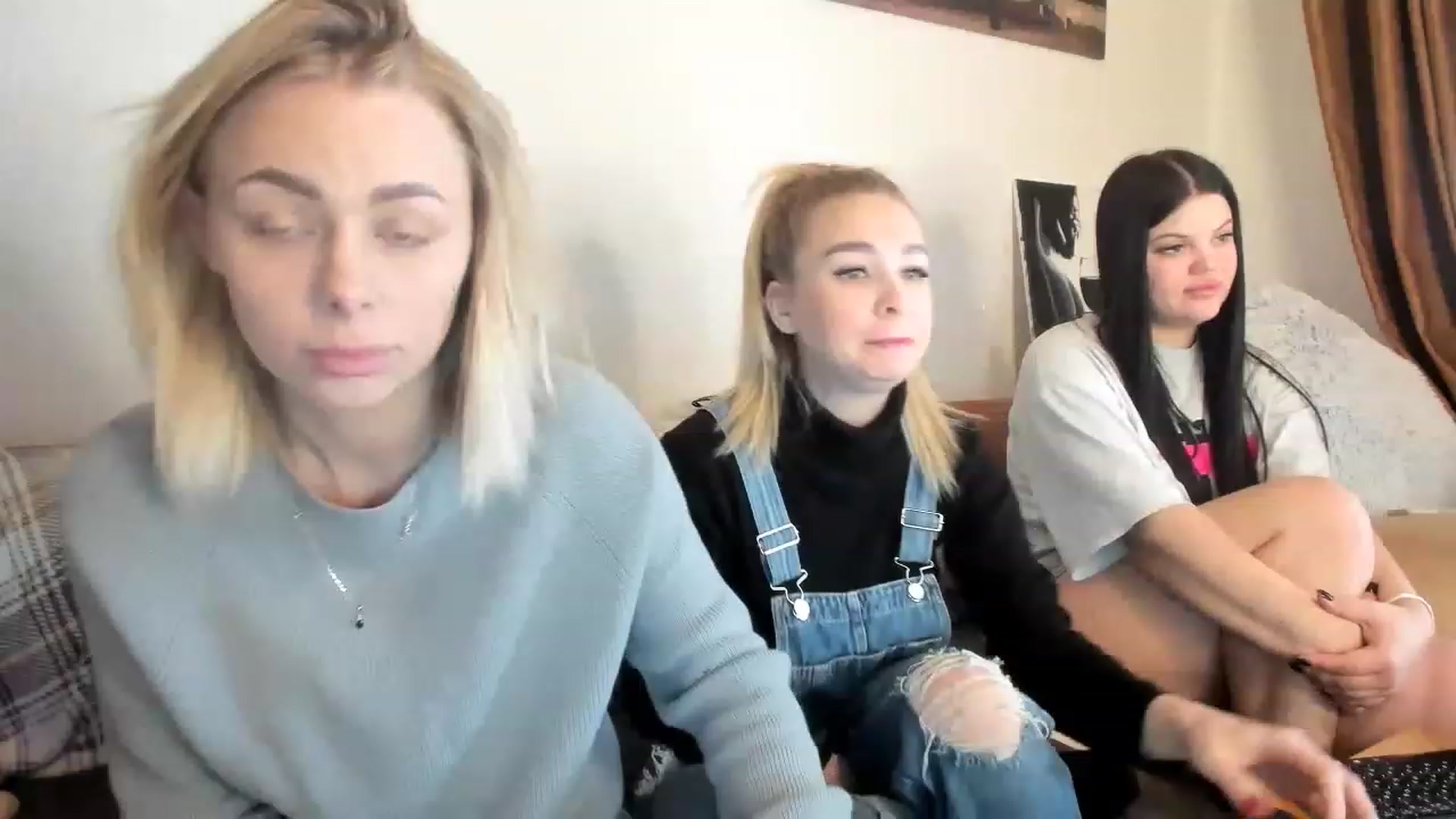 Gallery image thumbnail from YourPupsik's myfreecams stream on, 03/20/2023, 08:39 image 18 of 20