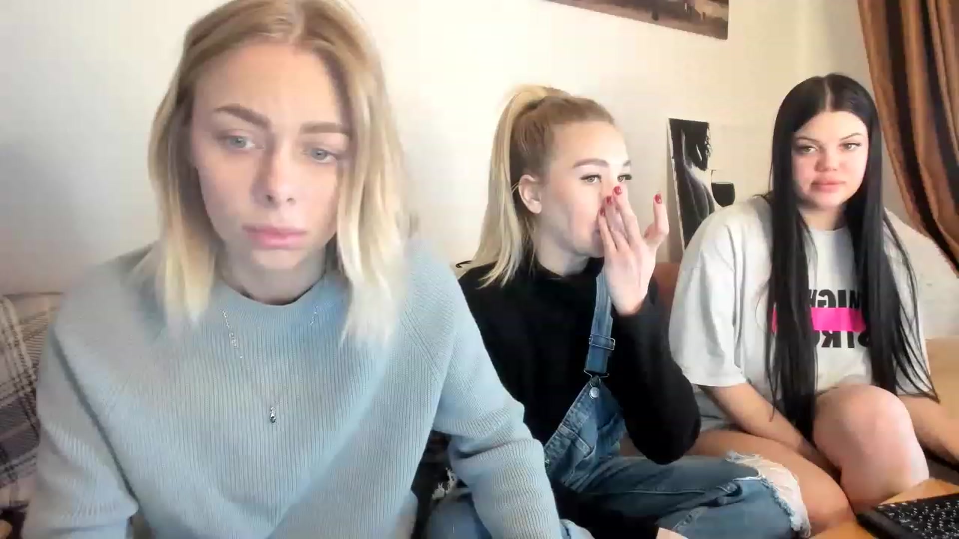 Gallery image thumbnail from YourPupsik's myfreecams stream on, 03/20/2023, 08:54 image 13 of 20