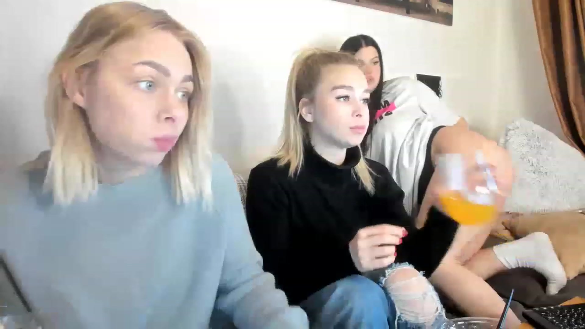 Gallery image thumbnail from YourPupsik's myfreecams stream on, 03/20/2023, 10:16 image 4 of 20
