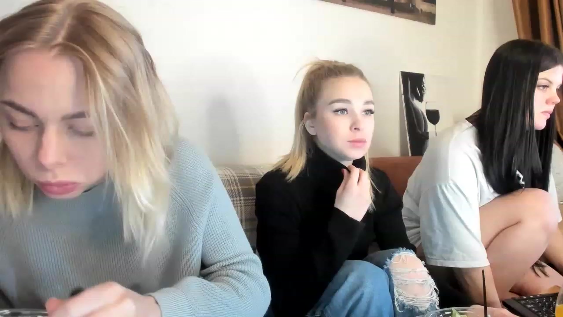Gallery image thumbnail from YourPupsik's myfreecams stream on, 03/20/2023, 10:16 image 3 of 20