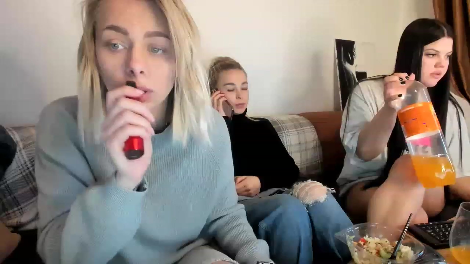 Gallery image thumbnail from YourPupsik's myfreecams stream on, 03/20/2023, 10:16 image 18 of 20